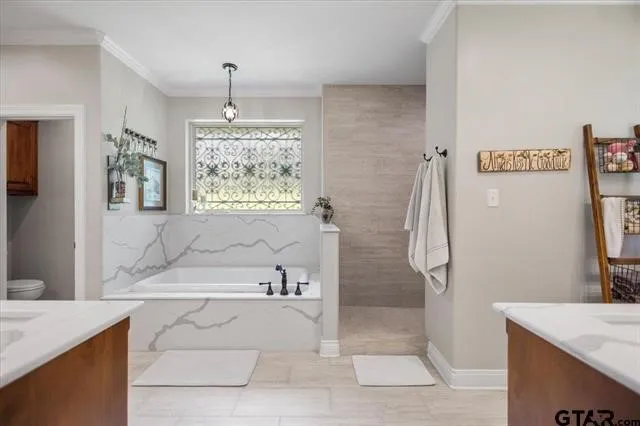 Single Family Residence For Sale in Smith County , 332 Hines Crossing, Bullard, Texas 75757, 3 Bedroom, 2 Bathroom, 2 Garage spaces, 2,539 Sqft, built in 2018, mls#21322975, Real Estate Agent in Bullard, Homes For Sale in Smith county, Homes For Sale in Bullard, Realtor in Bullard Texas, Real Estate Brokerage Independent Realty Texas, Luminita Cordes Realtor