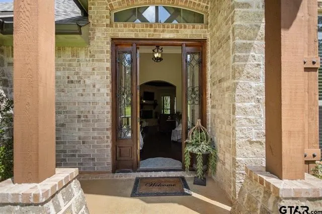 Single Family Residence For Sale in Smith County , 332 Hines Crossing, Bullard, Texas 75757, 3 Bedroom, 2 Bathroom, 2 Garage spaces, 2,539 Sqft, built in 2018, mls#21322975, Real Estate Agent in Bullard, Homes For Sale in Smith county, Homes For Sale in Bullard, Realtor in Bullard Texas, Real Estate Brokerage Independent Realty Texas, Luminita Cordes Realtor