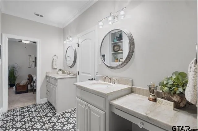 Single Family Residence For Sale in Smith County , 332 Hines Crossing, Bullard, Texas 75757, 3 Bedroom, 2 Bathroom, 2 Garage spaces, 2,539 Sqft, built in 2018, mls#21322975, Real Estate Agent in Bullard, Homes For Sale in Smith county, Homes For Sale in Bullard, Realtor in Bullard Texas, Real Estate Brokerage Independent Realty Texas, Luminita Cordes Realtor