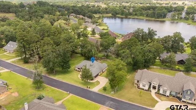 Single Family Residence For Sale in Smith County , 332 Hines Crossing, Bullard, Texas 75757, 3 Bedroom, 2 Bathroom, 2 Garage spaces, 2,539 Sqft, built in 2018, mls#21322975, Real Estate Agent in Bullard, Homes For Sale in Smith county, Homes For Sale in Bullard, Realtor in Bullard Texas, Real Estate Brokerage Independent Realty Texas, Luminita Cordes Realtor