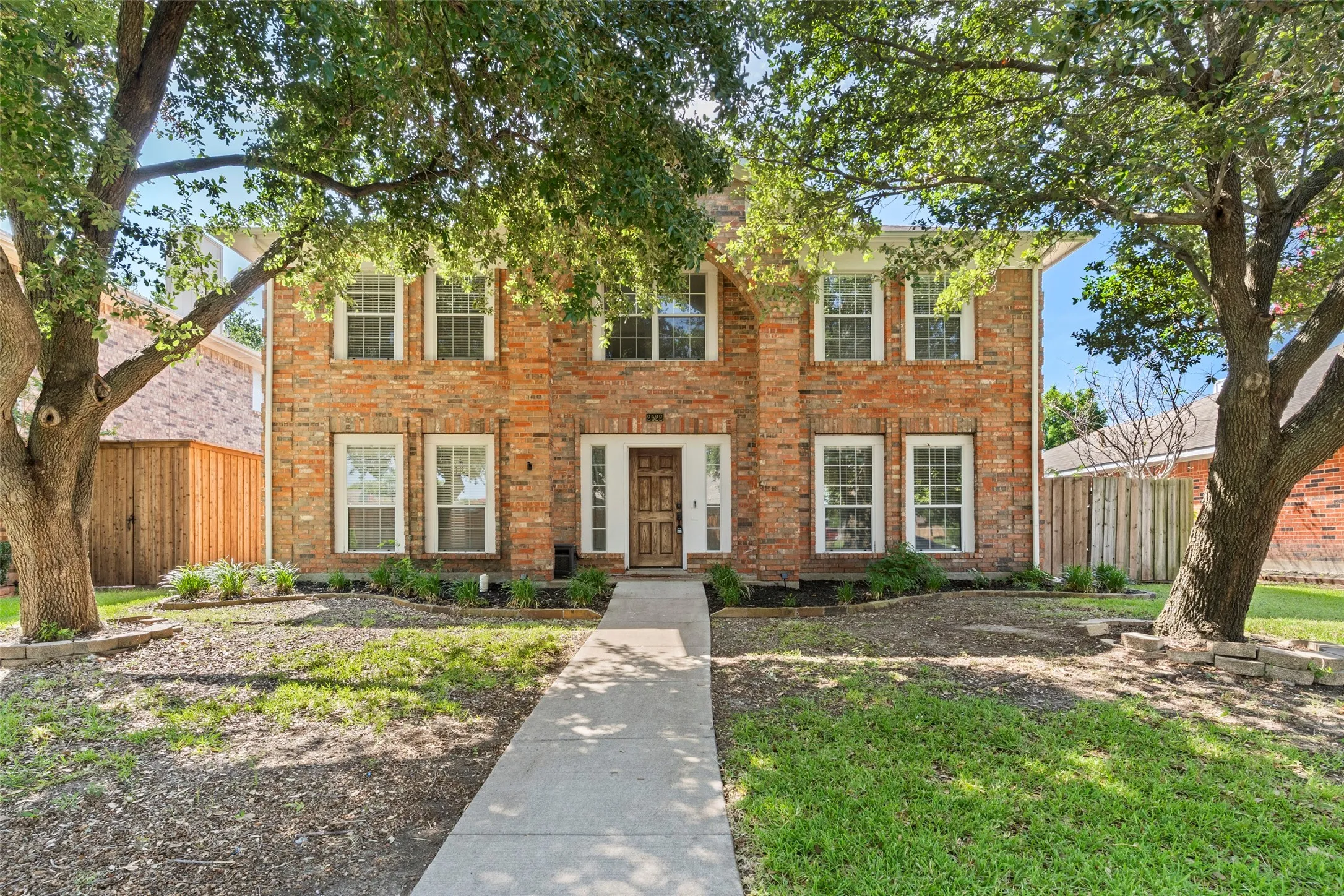 Single Family Residence For Rent in Dallas County , 2522 Primrose Lane, Rowlett, Texas 75089, 4 Bedroom, 3 Bathroom, 2 Garage spaces, 2,128 Sqft, built in 1992, mls#21322814, Real Estate Agent in Rowlett, Homes For Rent in Dallas county, Homes For Rent in Rowlett, Realtor in Rowlett Texas, Real Estate Brokerage Independent Realty Texas, Luminita Cordes Realtor