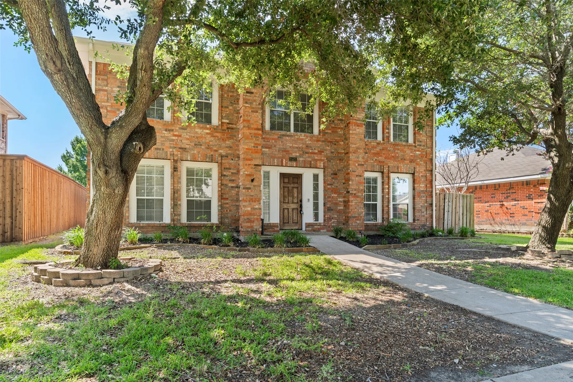 Single Family Residence For Rent in Dallas County , 2522 Primrose Lane, Rowlett, Texas 75089, 4 Bedroom, 3 Bathroom, 2 Garage spaces, 2,128 Sqft, built in 1992, mls#21322814, Real Estate Agent in Rowlett, Homes For Rent in Dallas county, Homes For Rent in Rowlett, Realtor in Rowlett Texas, Real Estate Brokerage Independent Realty Texas, Luminita Cordes Realtor
