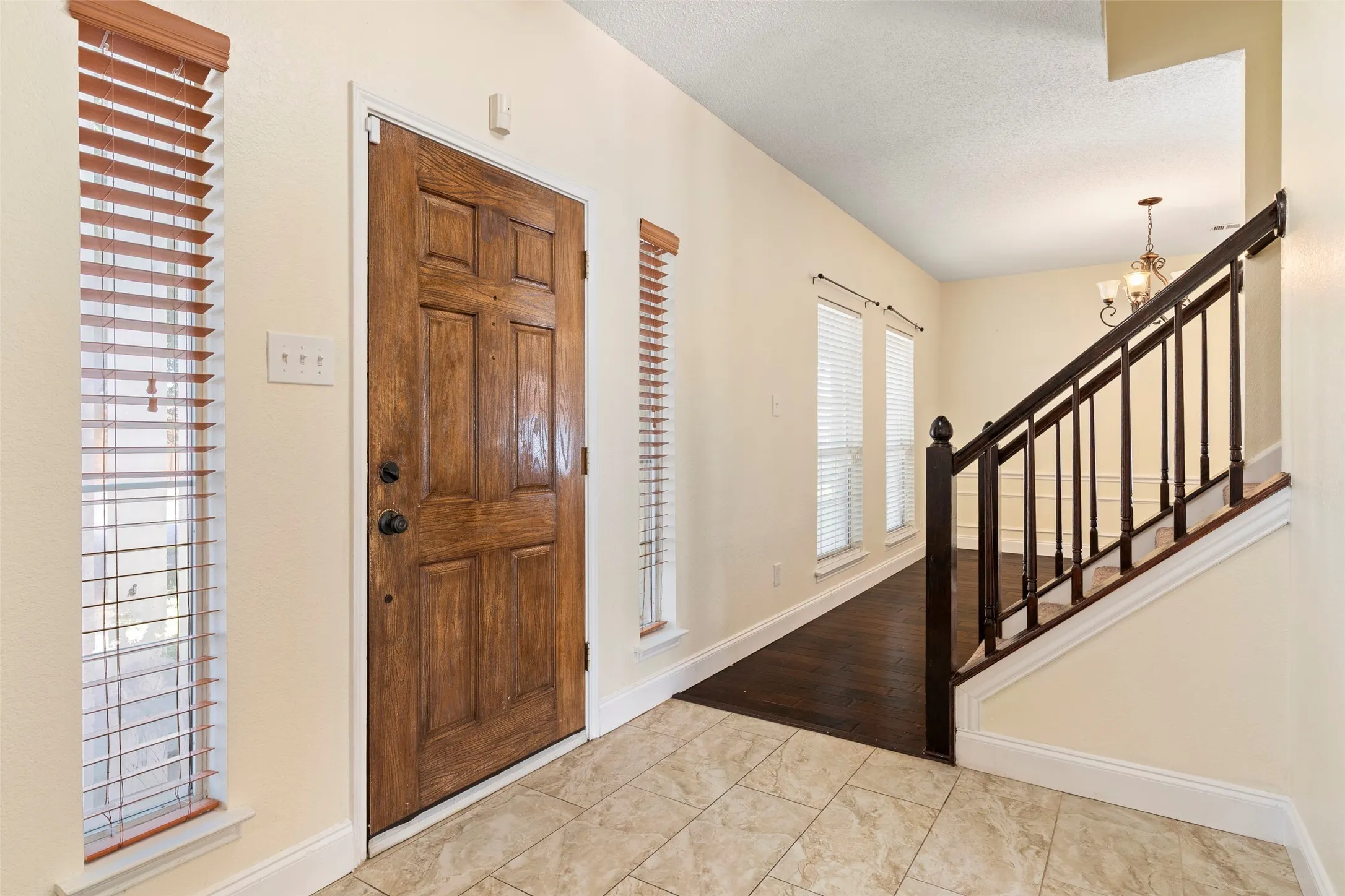 Single Family Residence For Rent in Dallas County , 2522 Primrose Lane, Rowlett, Texas 75089, 4 Bedroom, 3 Bathroom, 2 Garage spaces, 2,128 Sqft, built in 1992, mls#21322814, Real Estate Agent in Rowlett, Homes For Rent in Dallas county, Homes For Rent in Rowlett, Realtor in Rowlett Texas, Real Estate Brokerage Independent Realty Texas, Luminita Cordes Realtor