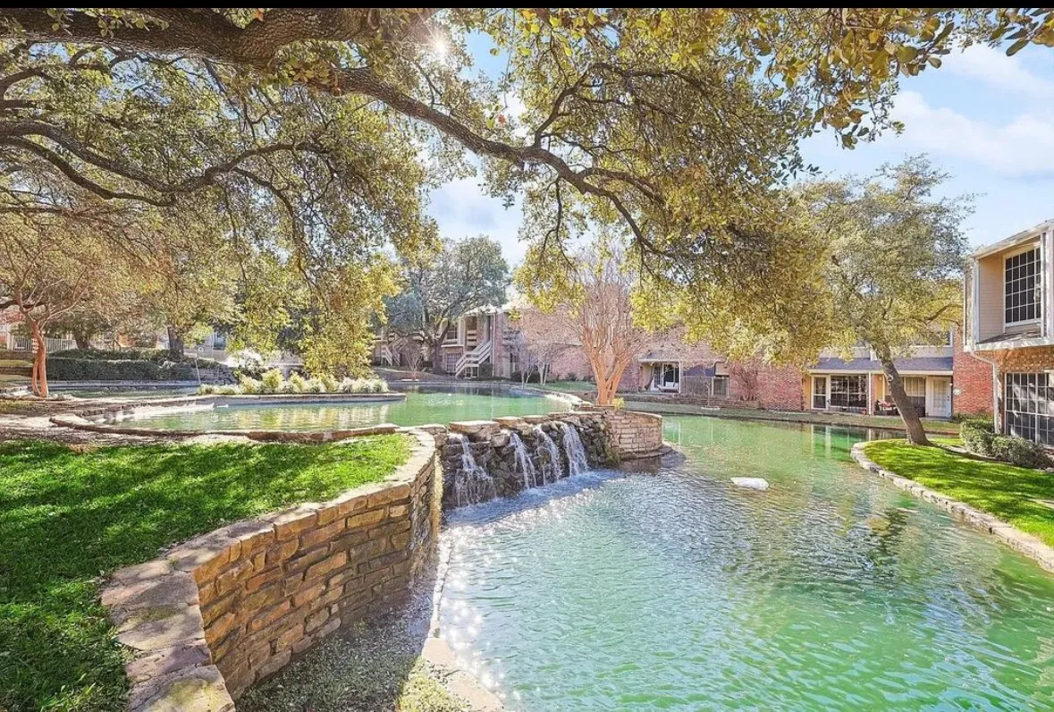 Condominium For Sale in Dallas County , 3550 Country Square Drive 109, Carrollton, Texas 75006, 2 Bedroom, 2 Bathroom, Garage spaces, 1,026 Sqft, built in 1982, mls#21322988, Real Estate Agent in Carrollton, Homes For Sale in Dallas county, Homes For Sale in Carrollton, Realtor in Carrollton Texas, Real Estate Brokerage Independent Realty Texas, Luminita Cordes Realtor