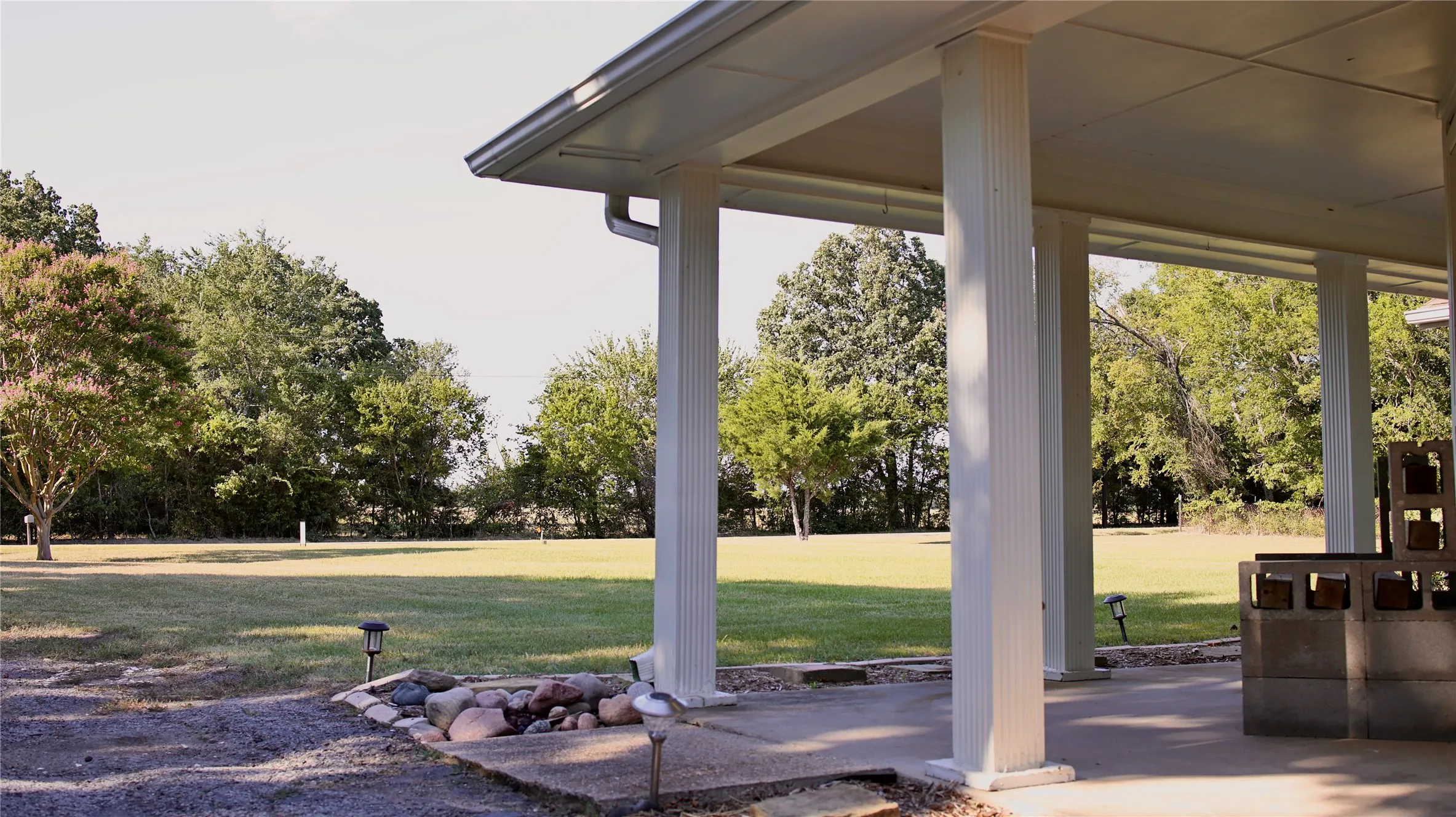 Single Family Residence For Sale in Van Zandt County , 871 VZ County Road 2602, Wills Point, Texas 75169, 3 Bedroom, 2 Bathroom, 1 Garage spaces, 1,925 Sqft, built in 1990, mls#21322999, Real Estate Agent in Wills Point, Homes For Sale in Van Zandt county, Homes For Sale in Wills Point, Realtor in Wills Point Texas, Real Estate Brokerage Independent Realty Texas, Luminita Cordes Realtor