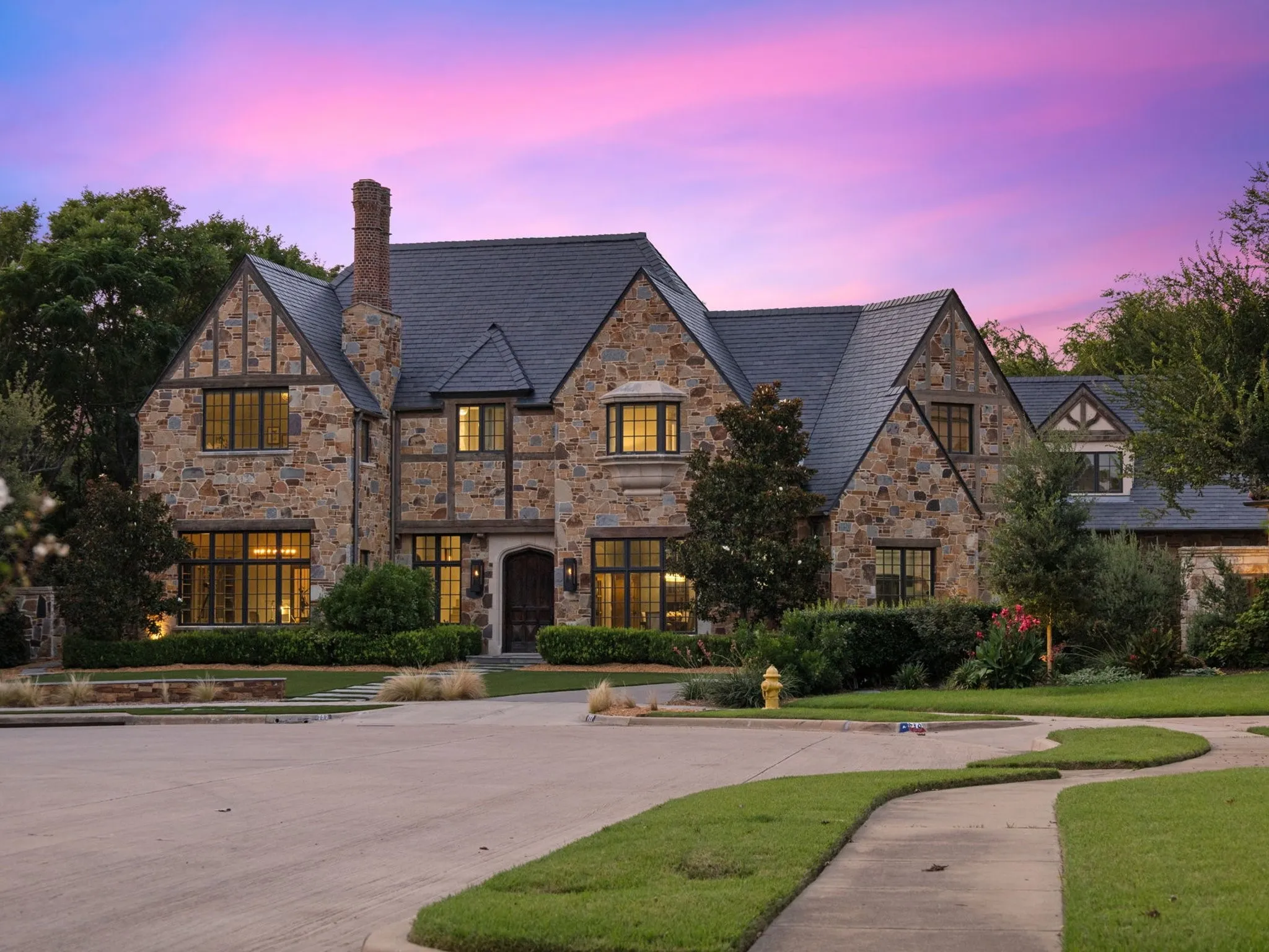 Single Family Residence For Sale in Dallas County , 722 Inglenook Court, Coppell, Texas 75019, 5 Bedroom, 6 Bathroom, 4 Garage spaces, 6,241 Sqft, built in 2017, mls#21315818, Real Estate Agent in Coppell, Homes For Sale in Dallas county, Homes For Sale in Coppell, Realtor in Coppell Texas, Real Estate Brokerage Independent Realty Texas, Luminita Cordes Realtor