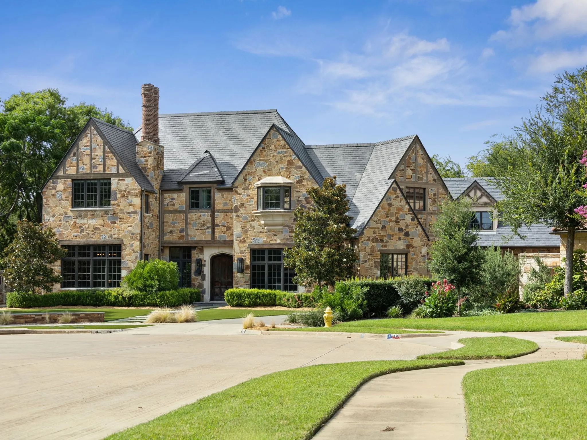 Single Family Residence For Sale in Dallas County , 722 Inglenook Court, Coppell, Texas 75019, 5 Bedroom, 6 Bathroom, 4 Garage spaces, 6,241 Sqft, built in 2017, mls#21315818, Real Estate Agent in Coppell, Homes For Sale in Dallas county, Homes For Sale in Coppell, Realtor in Coppell Texas, Real Estate Brokerage Independent Realty Texas, Luminita Cordes Realtor