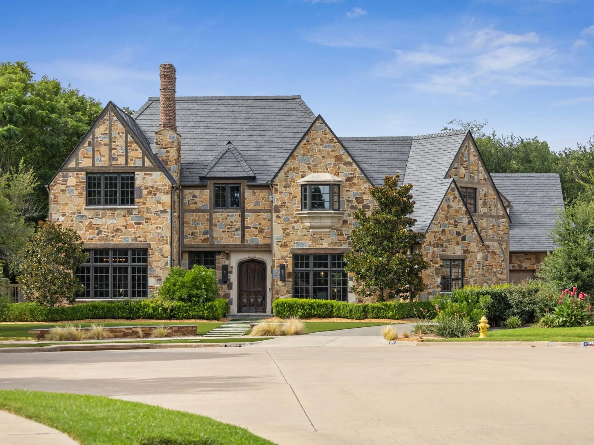 Single Family Residence For Sale in Dallas County , 722 Inglenook Court, Coppell, Texas 75019, 5 Bedroom, 6 Bathroom, 4 Garage spaces, 6,241 Sqft, built in 2017, mls#21315818, Real Estate Agent in Coppell, Homes For Sale in Dallas county, Homes For Sale in Coppell, Realtor in Coppell Texas, Real Estate Brokerage Independent Realty Texas, Luminita Cordes Realtor