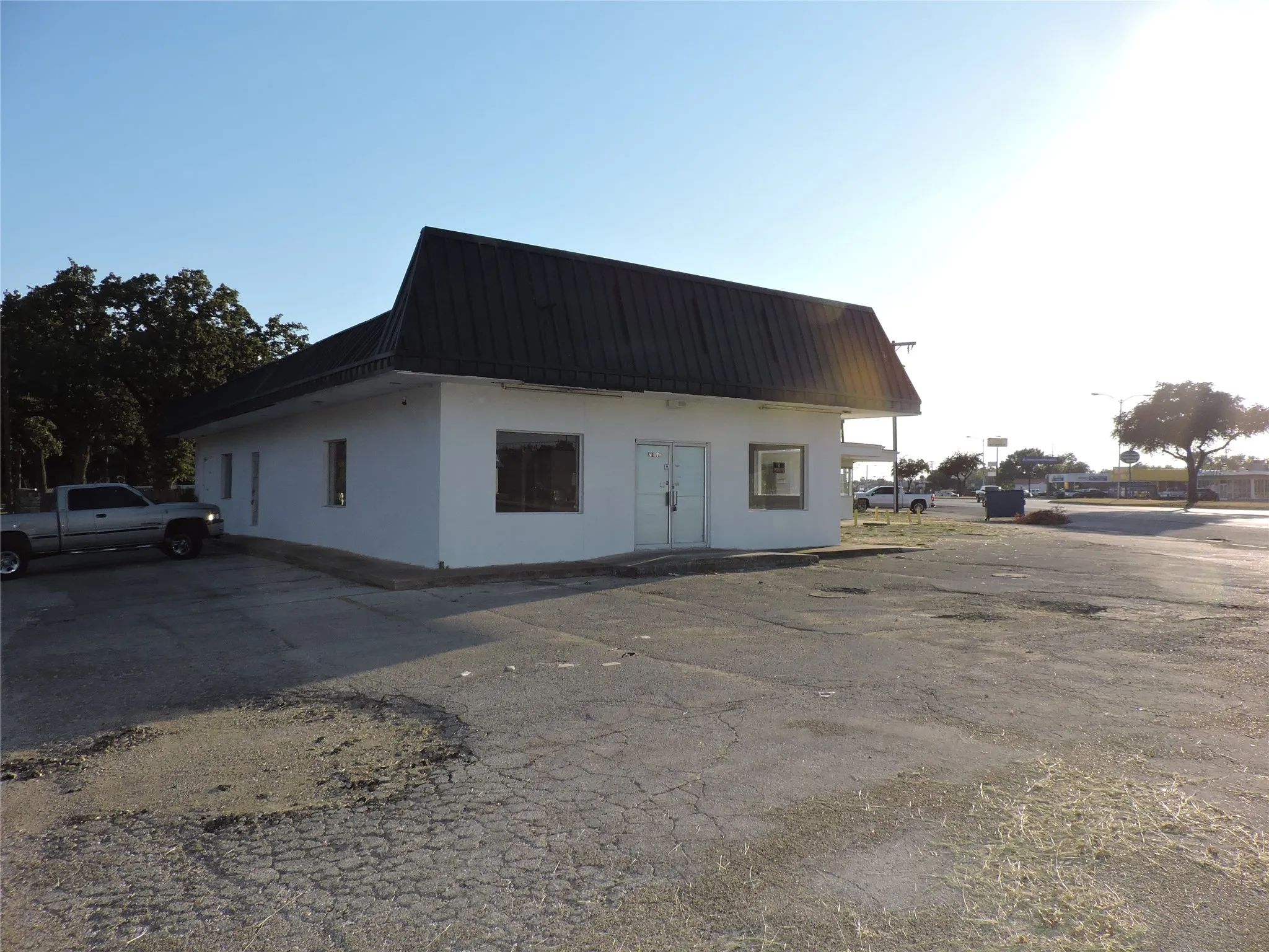Retail For Sale in Tarrant County , 5149 River Oaks Boulevard, River Oaks, Texas 76114, 0, 0, Garage spaces, 0 Sqft, built in 1938, Price $849,000, mls#21322964, Real Estate Agent in River Oaks, Homes For Sale in Tarrant county, Homes For Sale in River Oaks, Realtor in River Oaks Texas, Real Estate Brokerage Independent Realty Texas, Luminita Cordes Realtor