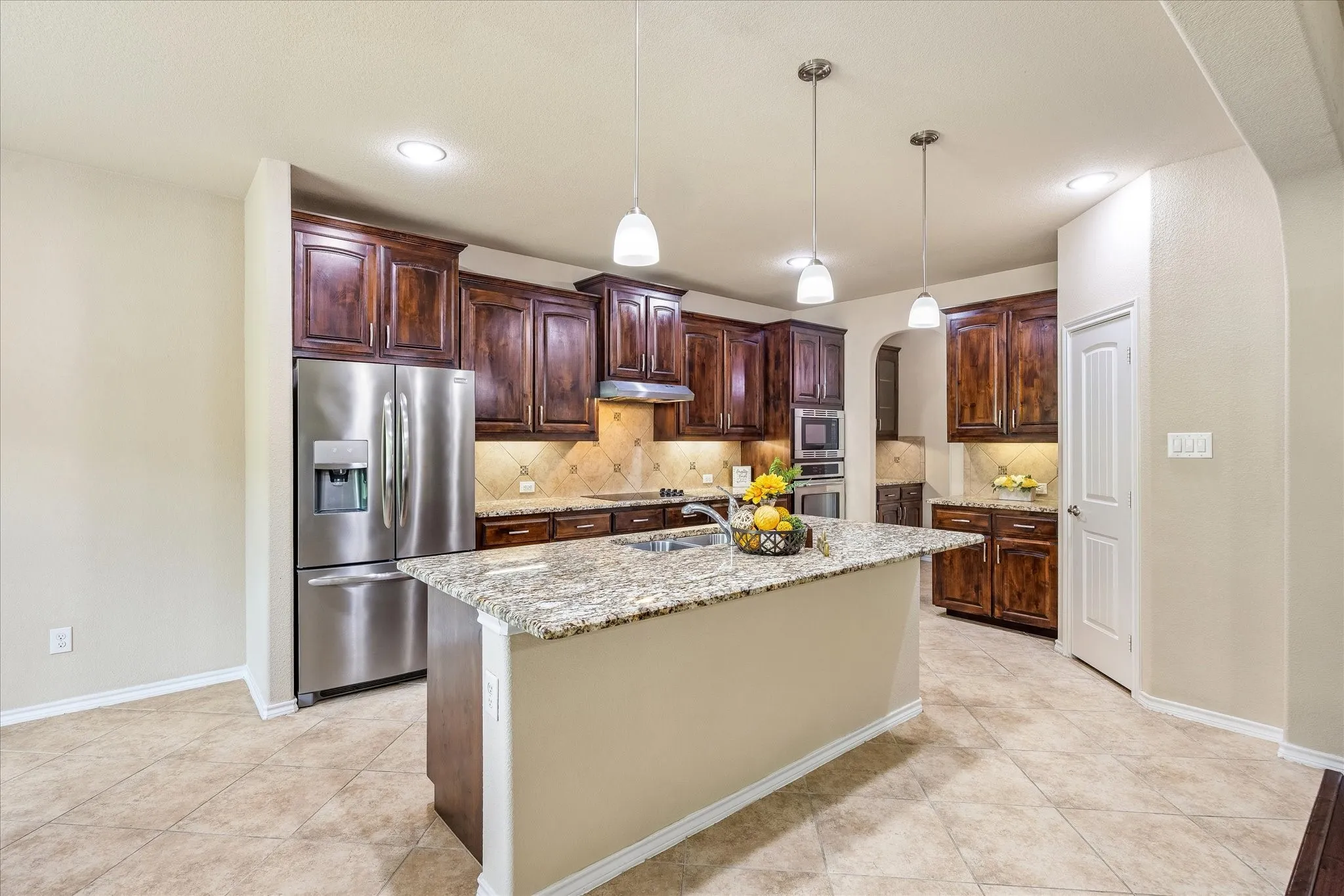 Single Family Residence For Sale in Tarrant County , 8 Duskview Lane, Edgecliff Village, Texas 76134, 4 Bedroom, 3 Bathroom, 3 Garage spaces, 2,669 Sqft, built in 2015, mls#21322191, Real Estate Agent in Edgecliff Village, Homes For Sale in Tarrant county, Homes For Sale in Edgecliff Village, Realtor in Edgecliff Village Texas, Real Estate Brokerage Independent Realty Texas, Luminita Cordes Realtor