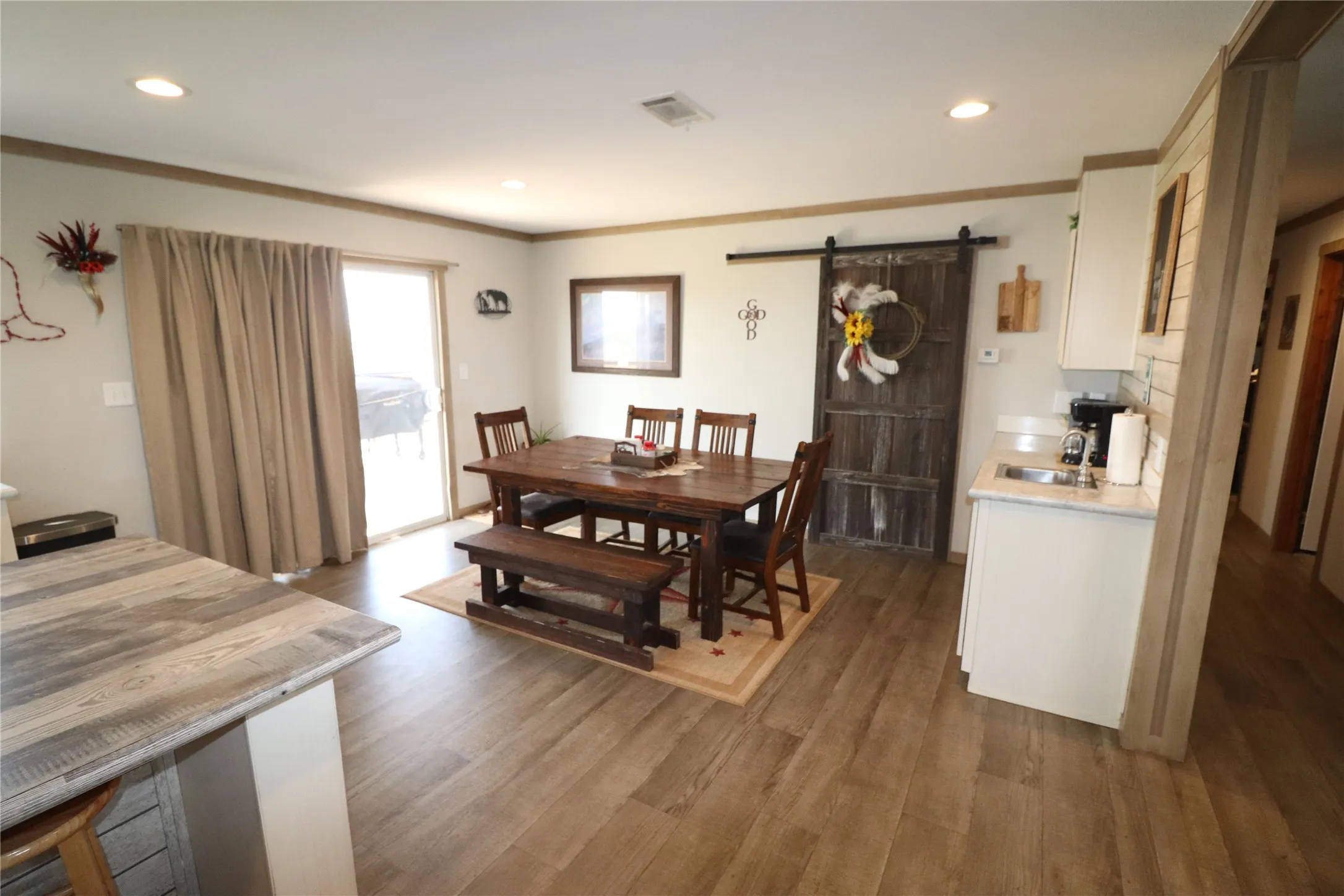 Farm For Sale in Wilbarger County , 9315 CR 106 W, Vernon, Texas 76384, 4 Bedroom, 2 Bathroom, Garage spaces, 2,200 Sqft, built in 2022, mls#21323018, Real Estate Agent in Vernon, Homes For Sale in Wilbarger county, Homes For Sale in Vernon, Realtor in Vernon Texas, Real Estate Brokerage Independent Realty Texas, Luminita Cordes Realtor