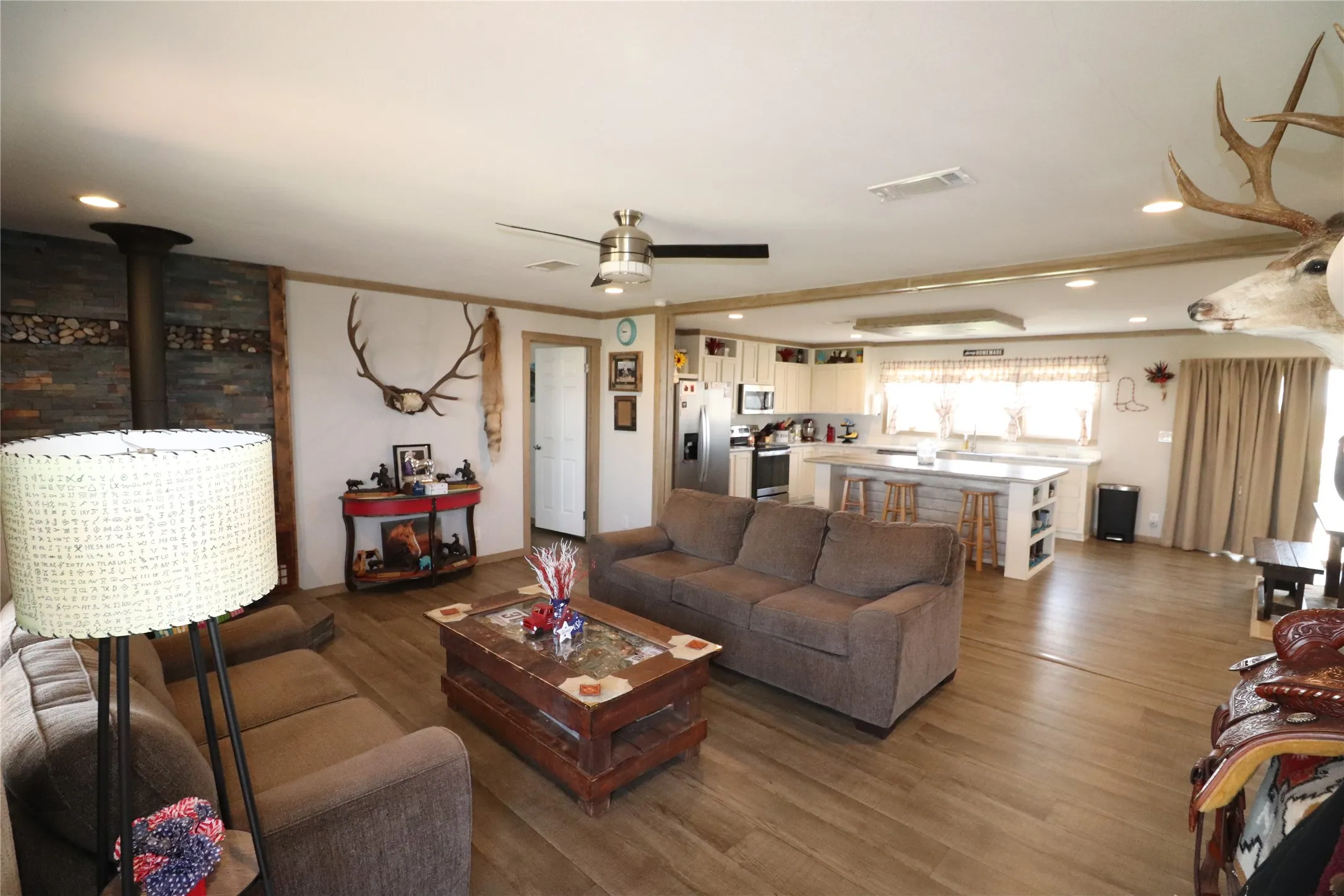 Farm For Sale in Wilbarger County , 9315 CR 106 W, Vernon, Texas 76384, 4 Bedroom, 2 Bathroom, Garage spaces, 2,200 Sqft, built in 2022, mls#21323018, Real Estate Agent in Vernon, Homes For Sale in Wilbarger county, Homes For Sale in Vernon, Realtor in Vernon Texas, Real Estate Brokerage Independent Realty Texas, Luminita Cordes Realtor