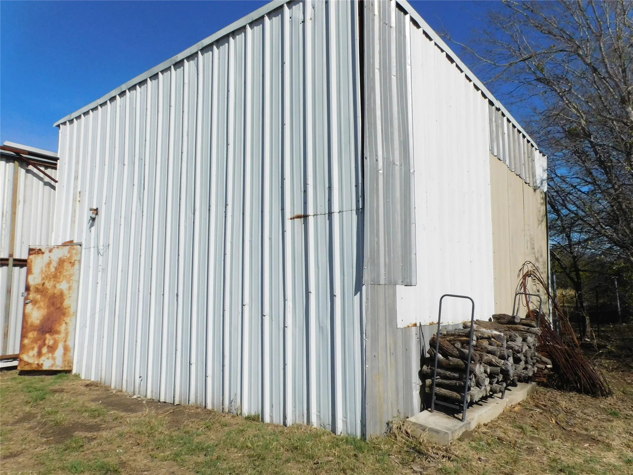 metal barn on concrete