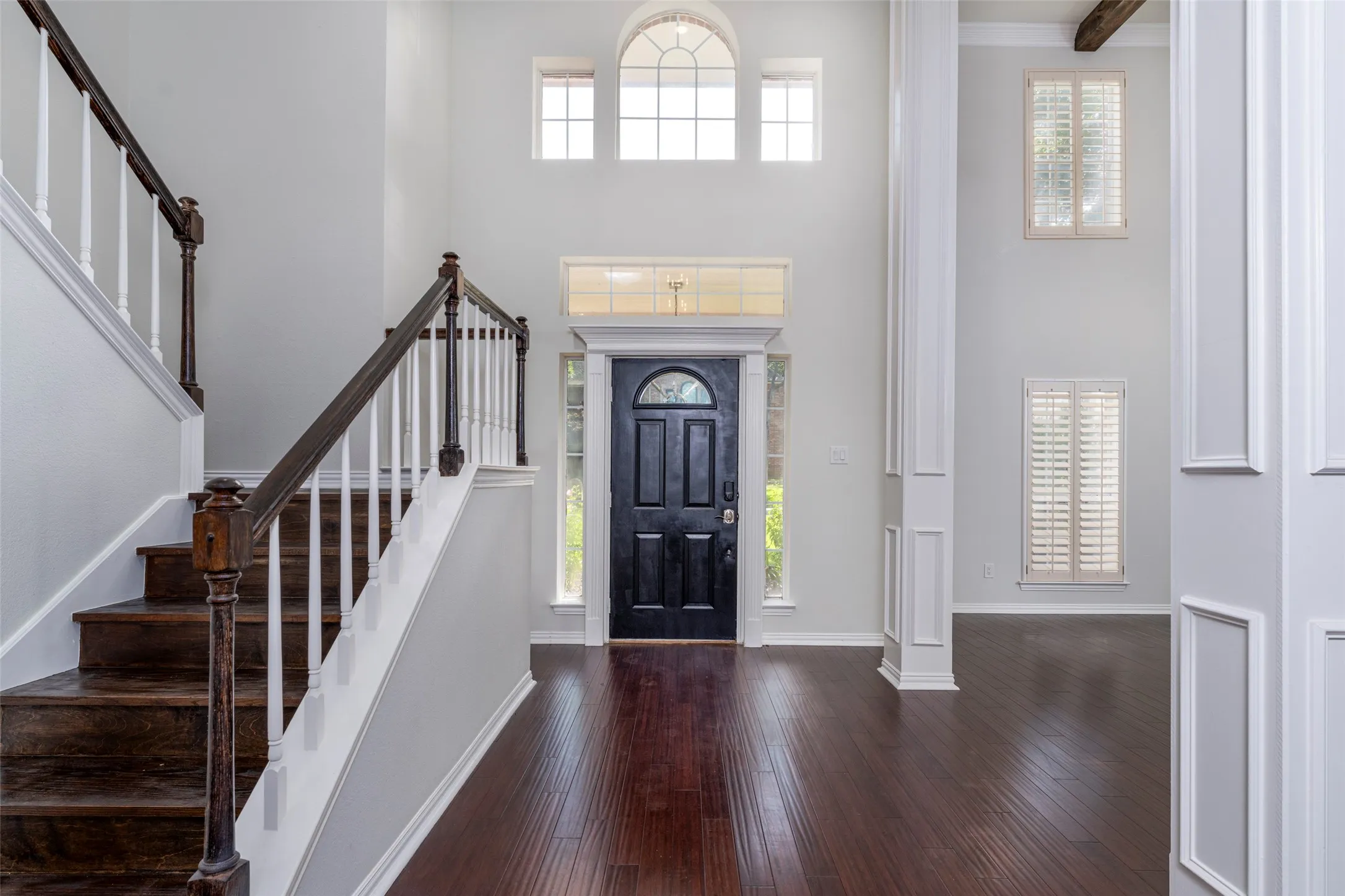 Single Family Residence For Sale in Tarrant County , 7206 Forestwind Court, Arlington, Texas 76001, 4 Bedroom, 4 Bathroom, 2 Garage spaces, 3,692 Sqft, built in 1990, Price $585,000, mls#21322528, Real Estate Agent in Arlington, Homes For Sale in Tarrant county, Homes For Sale in Arlington, Realtor in Arlington Texas, Real Estate Brokerage Independent Realty Texas, Luminita Cordes Realtor