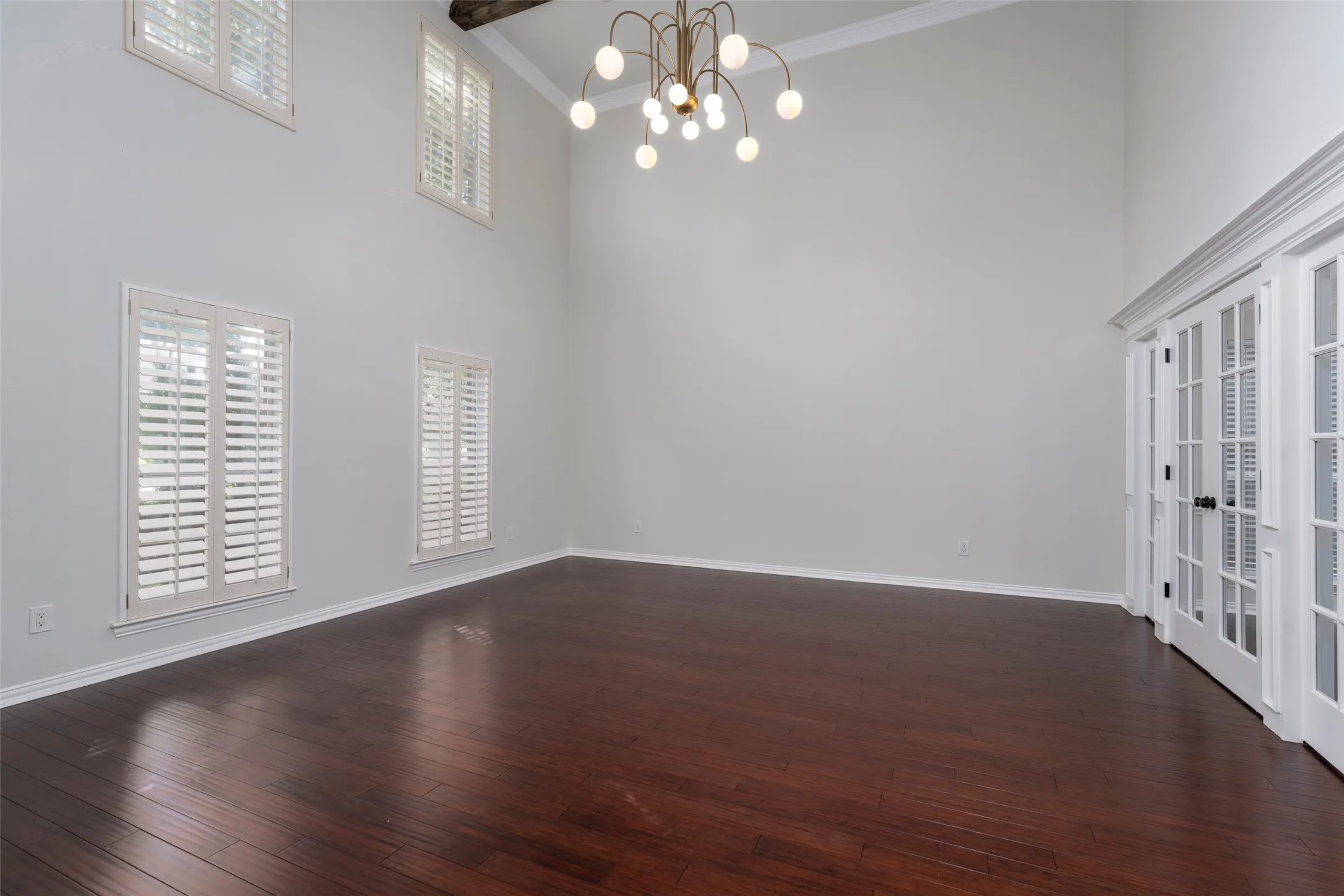Single Family Residence For Sale in Tarrant County , 7206 Forestwind Court, Arlington, Texas 76001, 4 Bedroom, 4 Bathroom, 2 Garage spaces, 3,692 Sqft, built in 1990, Price $585,000, mls#21322528, Real Estate Agent in Arlington, Homes For Sale in Tarrant county, Homes For Sale in Arlington, Realtor in Arlington Texas, Real Estate Brokerage Independent Realty Texas, Luminita Cordes Realtor