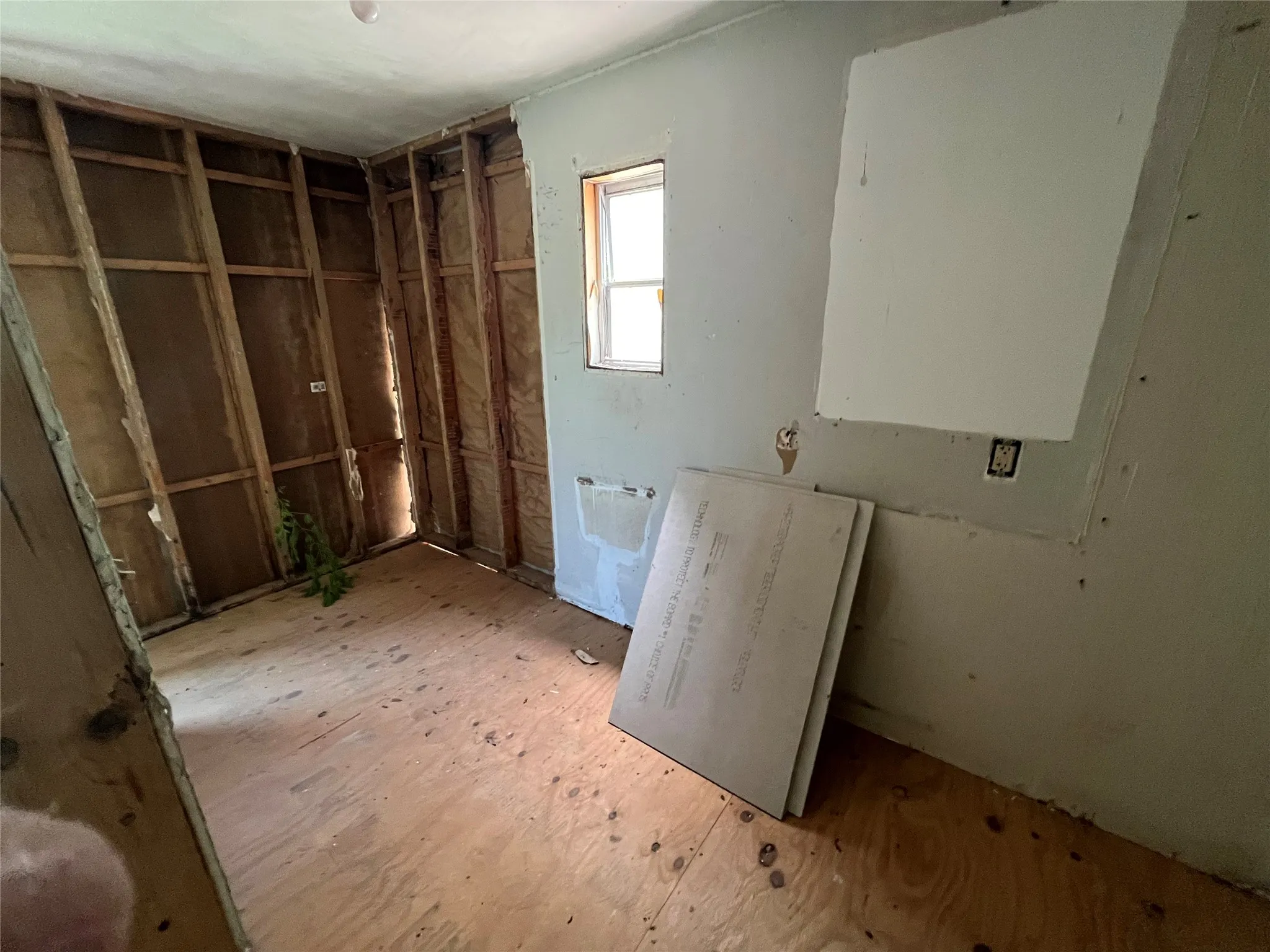 Mobile Home For Sale in Erath County , 518 Eagle Street, Dublin, Texas 76446, 2 Bedroom, 2 Bathroom, Garage spaces, 1,029 Sqft, built in 1992, mls#21322836, Real Estate Agent in Dublin, Homes For Sale in Erath county, Homes For Sale in Dublin, Realtor in Dublin Texas, Real Estate Brokerage Independent Realty Texas, Luminita Cordes Realtor