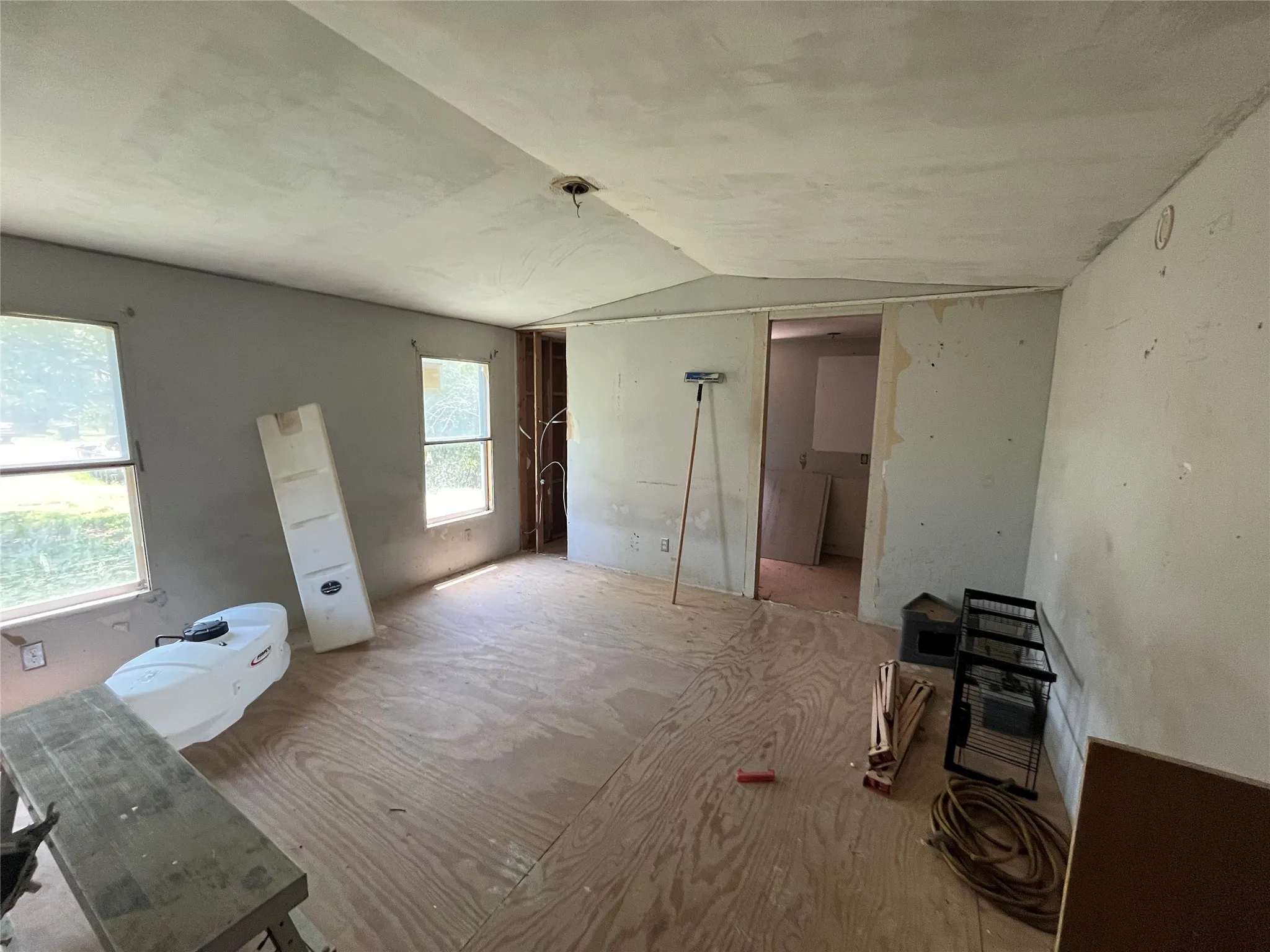 Mobile Home For Sale in Erath County , 518 Eagle Street, Dublin, Texas 76446, 2 Bedroom, 2 Bathroom, Garage spaces, 1,029 Sqft, built in 1992, mls#21322836, Real Estate Agent in Dublin, Homes For Sale in Erath county, Homes For Sale in Dublin, Realtor in Dublin Texas, Real Estate Brokerage Independent Realty Texas, Luminita Cordes Realtor