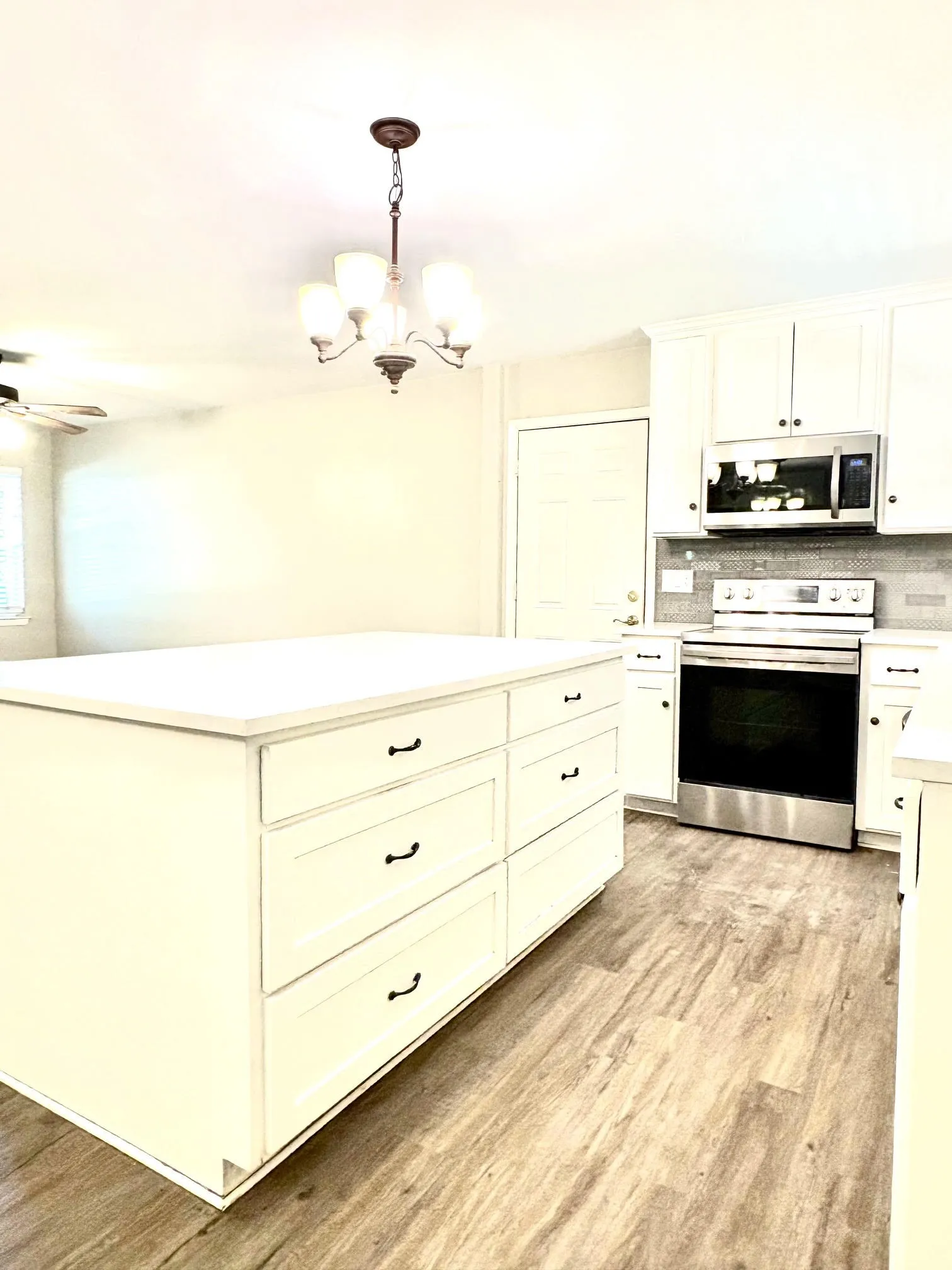 Single Family Residence For Sale in Ellis County , 1110 Edgewood, Ennis, Texas 75119, 2 Bedroom, 2 Bathroom, 1 Garage spaces, 1,056 Sqft, built in 1964, mls#21323034, Real Estate Agent in Ennis, Homes For Sale in Ellis county, Homes For Sale in Ennis, Realtor in Ennis Texas, Real Estate Brokerage Independent Realty Texas, Luminita Cordes Realtor