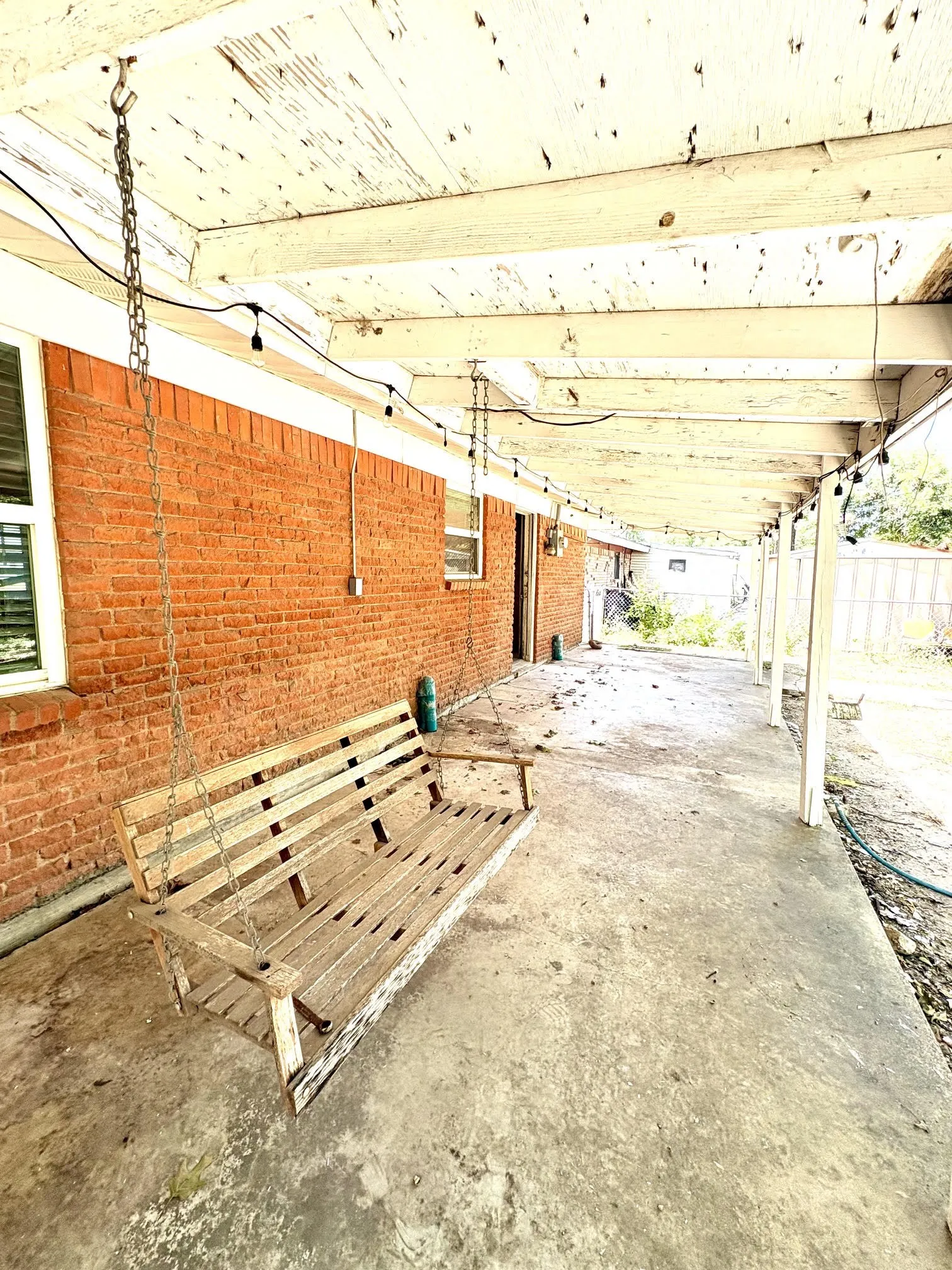 Single Family Residence For Sale in Ellis County , 1110 Edgewood, Ennis, Texas 75119, 2 Bedroom, 2 Bathroom, 1 Garage spaces, 1,056 Sqft, built in 1964, mls#21323034, Real Estate Agent in Ennis, Homes For Sale in Ellis county, Homes For Sale in Ennis, Realtor in Ennis Texas, Real Estate Brokerage Independent Realty Texas, Luminita Cordes Realtor