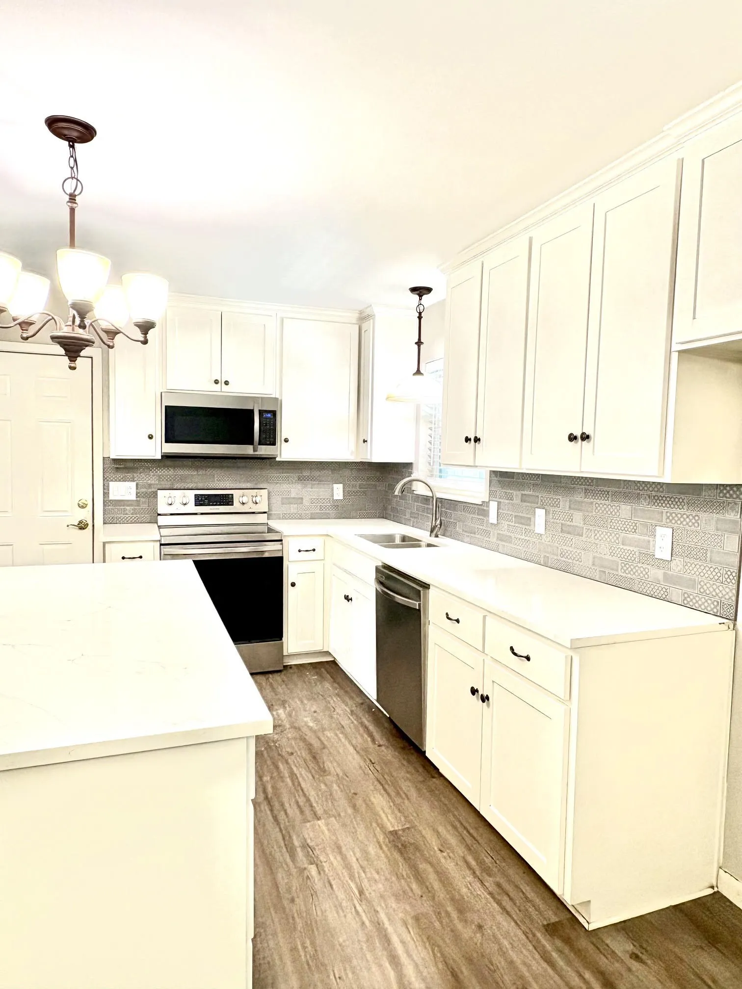 Single Family Residence For Sale in Ellis County , 1110 Edgewood, Ennis, Texas 75119, 2 Bedroom, 2 Bathroom, 1 Garage spaces, 1,056 Sqft, built in 1964, mls#21323034, Real Estate Agent in Ennis, Homes For Sale in Ellis county, Homes For Sale in Ennis, Realtor in Ennis Texas, Real Estate Brokerage Independent Realty Texas, Luminita Cordes Realtor