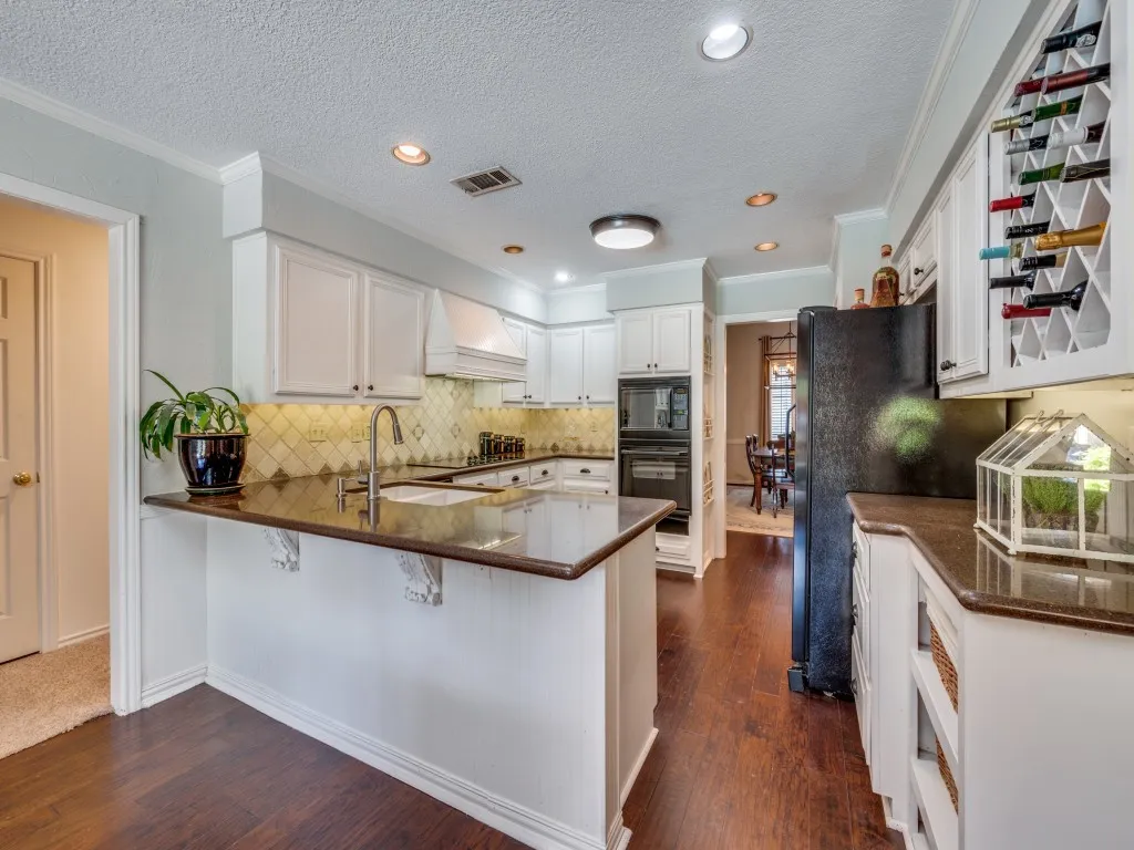 Single Family Residence For Sale in Dallas County , 6115 Bluff Point Drive, Dallas, Texas 75248, 4 Bedroom, 3 Bathroom, 2 Garage spaces, 2,690 Sqft, built in 1982, Price $730,000, mls#21323029, Real Estate Agent in Dallas, Homes For Sale in Dallas county, Homes For Sale in Dallas, Realtor in Dallas Texas, Real Estate Brokerage Independent Realty Texas, Luminita Cordes Realtor