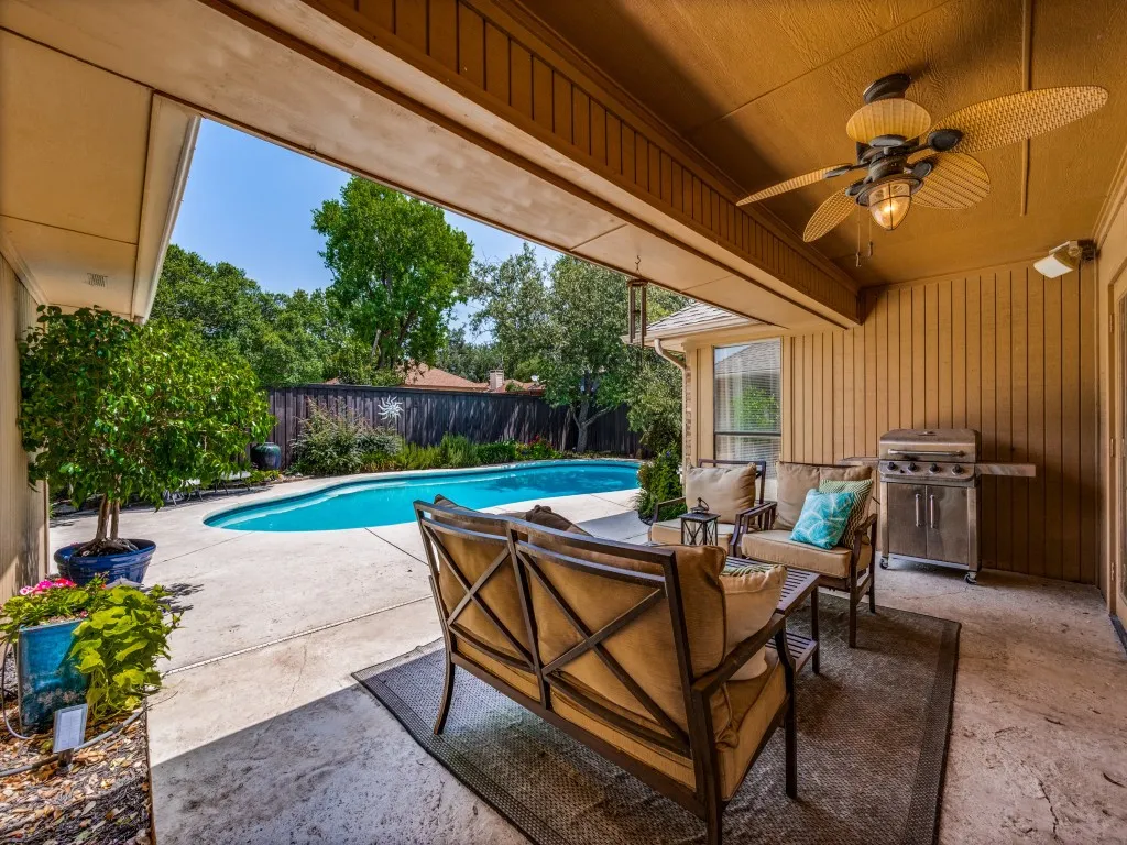 Single Family Residence For Sale in Dallas County , 6115 Bluff Point Drive, Dallas, Texas 75248, 4 Bedroom, 3 Bathroom, 2 Garage spaces, 2,690 Sqft, built in 1982, Price $730,000, mls#21323029, Real Estate Agent in Dallas, Homes For Sale in Dallas county, Homes For Sale in Dallas, Realtor in Dallas Texas, Real Estate Brokerage Independent Realty Texas, Luminita Cordes Realtor