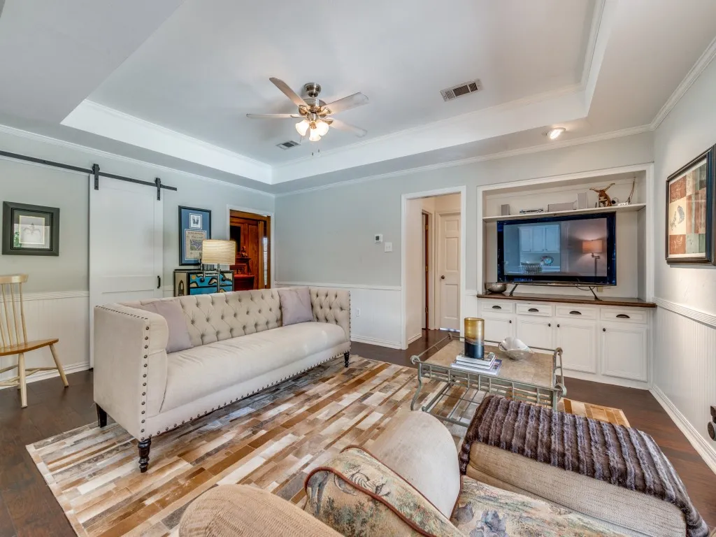 Single Family Residence For Sale in Dallas County , 6115 Bluff Point Drive, Dallas, Texas 75248, 4 Bedroom, 3 Bathroom, 2 Garage spaces, 2,690 Sqft, built in 1982, Price $730,000, mls#21323029, Real Estate Agent in Dallas, Homes For Sale in Dallas county, Homes For Sale in Dallas, Realtor in Dallas Texas, Real Estate Brokerage Independent Realty Texas, Luminita Cordes Realtor