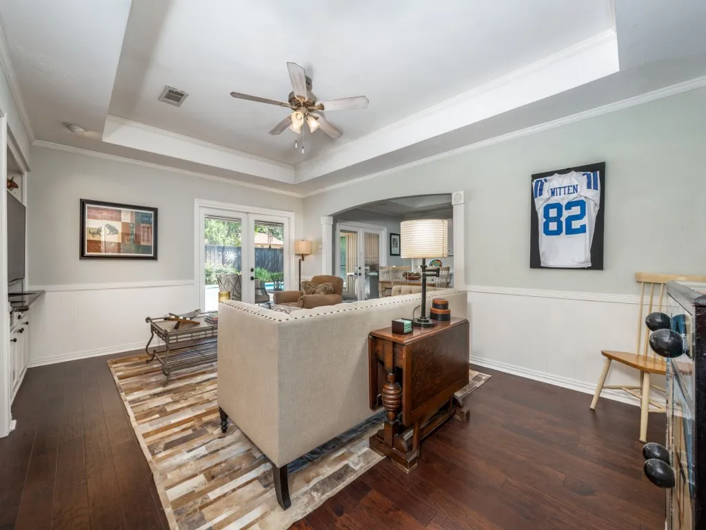 Single Family Residence For Sale in Dallas County , 6115 Bluff Point Drive, Dallas, Texas 75248, 4 Bedroom, 3 Bathroom, 2 Garage spaces, 2,690 Sqft, built in 1982, Price $730,000, mls#21323029, Real Estate Agent in Dallas, Homes For Sale in Dallas county, Homes For Sale in Dallas, Realtor in Dallas Texas, Real Estate Brokerage Independent Realty Texas, Luminita Cordes Realtor
