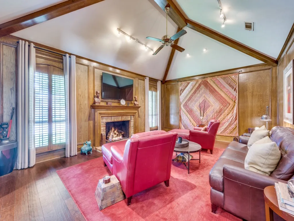 Single Family Residence For Sale in Dallas County , 6115 Bluff Point Drive, Dallas, Texas 75248, 4 Bedroom, 3 Bathroom, 2 Garage spaces, 2,690 Sqft, built in 1982, Price $730,000, mls#21323029, Real Estate Agent in Dallas, Homes For Sale in Dallas county, Homes For Sale in Dallas, Realtor in Dallas Texas, Real Estate Brokerage Independent Realty Texas, Luminita Cordes Realtor