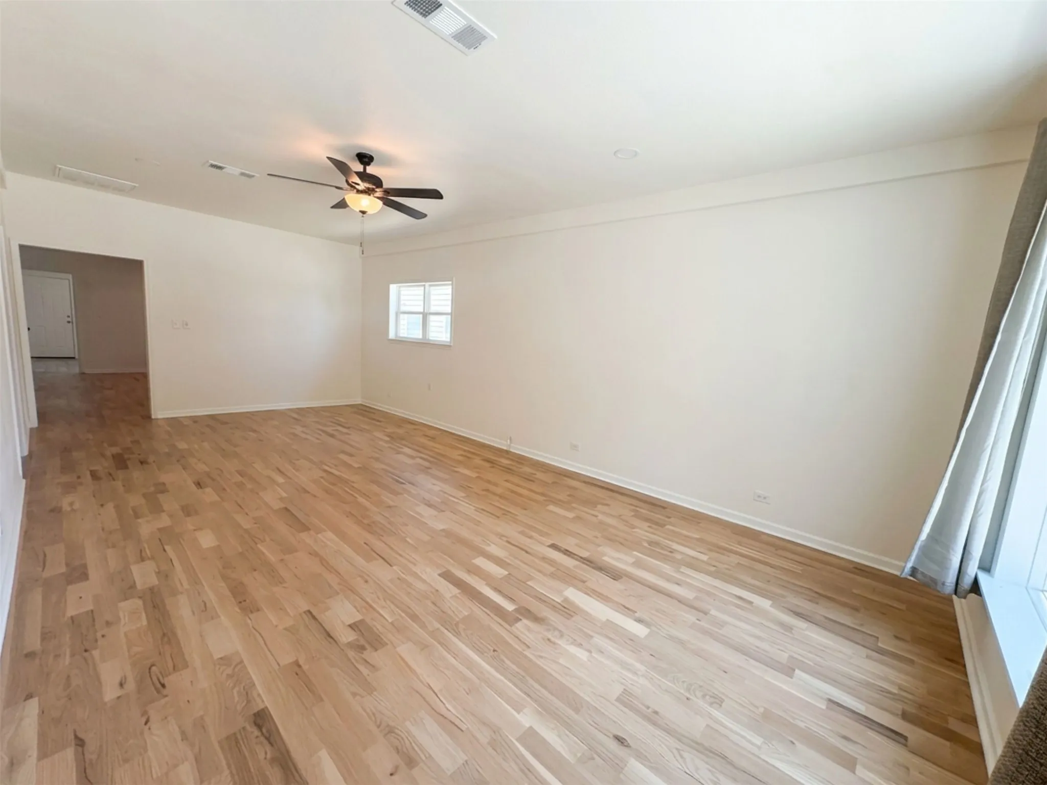 Single Family Residence For Rent in Tarrant County , 2011 N Houston Street, Fort Worth, Texas 76164, 4 Bedrooms, 3 Bathrooms, Garage spaces, 2,188 Sqft, built in 1925, Price $3,000, mls#21322966, Real Estate Agent in Fort Worth, Homes For Rent in Tarrant county, Homes For Rent in Fort Worth, Realtor in Fort Worth Texas, Real Estate Brokerage Independent Realty Texas, Luminita Cordes Realtor