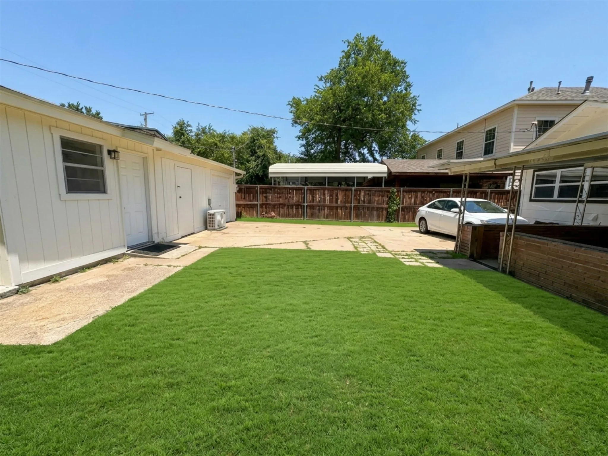 Single Family Residence For Rent in Tarrant County , 2011 N Houston Street, Fort Worth, Texas 76164, 4 Bedrooms, 3 Bathrooms, Garage spaces, 2,188 Sqft, built in 1925, Price $3,000, mls#21322966, Real Estate Agent in Fort Worth, Homes For Rent in Tarrant county, Homes For Rent in Fort Worth, Realtor in Fort Worth Texas, Real Estate Brokerage Independent Realty Texas, Luminita Cordes Realtor