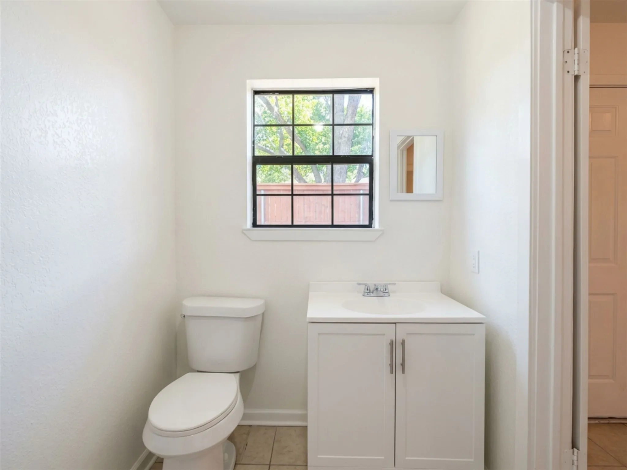 Single Family Residence For Rent in Tarrant County , 2011 N Houston Street, Fort Worth, Texas 76164, 4 Bedrooms, 3 Bathrooms, Garage spaces, 2,188 Sqft, built in 1925, Price $3,000, mls#21322966, Real Estate Agent in Fort Worth, Homes For Rent in Tarrant county, Homes For Rent in Fort Worth, Realtor in Fort Worth Texas, Real Estate Brokerage Independent Realty Texas, Luminita Cordes Realtor