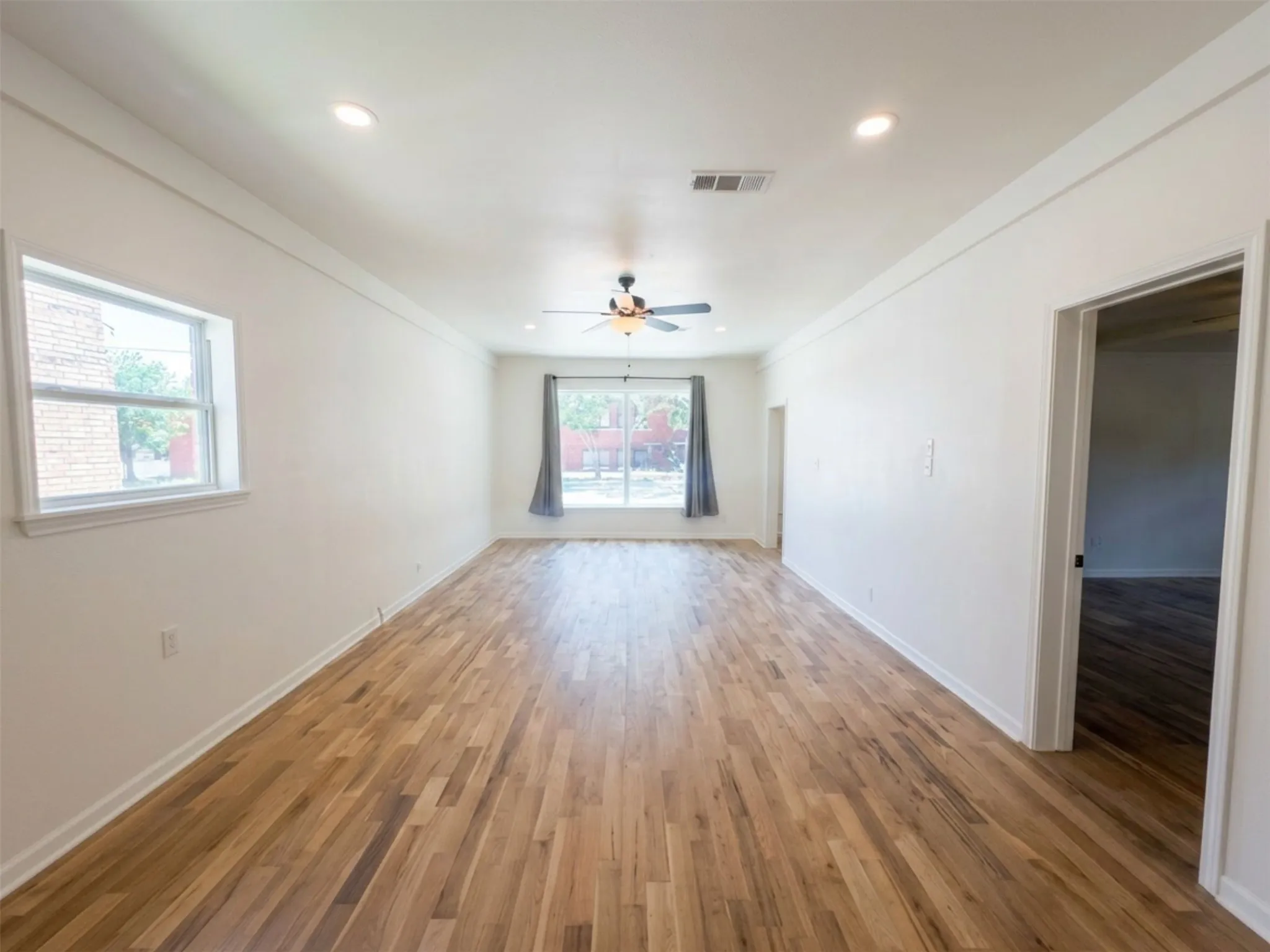 Single Family Residence For Rent in Tarrant County , 2011 N Houston Street, Fort Worth, Texas 76164, 4 Bedrooms, 3 Bathrooms, Garage spaces, 2,188 Sqft, built in 1925, Price $3,000, mls#21322966, Real Estate Agent in Fort Worth, Homes For Rent in Tarrant county, Homes For Rent in Fort Worth, Realtor in Fort Worth Texas, Real Estate Brokerage Independent Realty Texas, Luminita Cordes Realtor