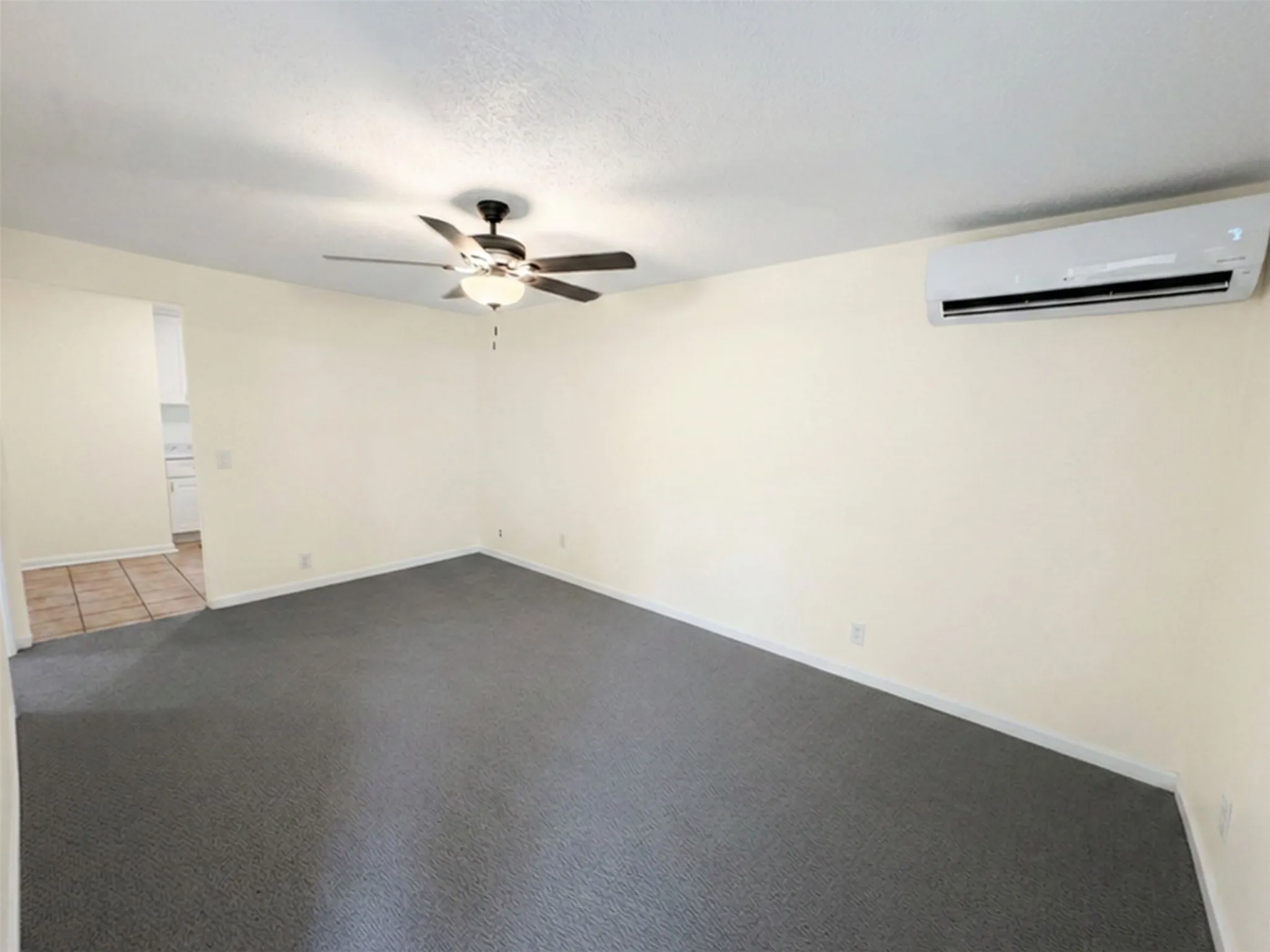 Single Family Residence For Rent in Tarrant County , 2011 N Houston Street, Fort Worth, Texas 76164, 4 Bedrooms, 3 Bathrooms, Garage spaces, 2,188 Sqft, built in 1925, Price $3,000, mls#21322966, Real Estate Agent in Fort Worth, Homes For Rent in Tarrant county, Homes For Rent in Fort Worth, Realtor in Fort Worth Texas, Real Estate Brokerage Independent Realty Texas, Luminita Cordes Realtor