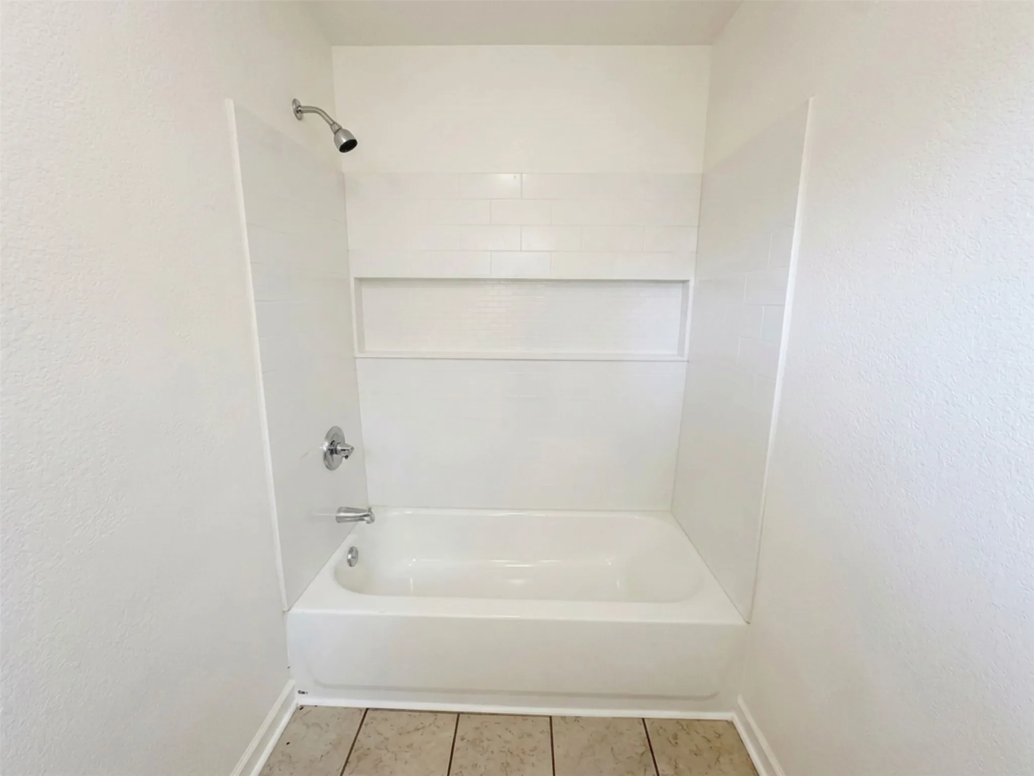 Single Family Residence For Rent in Tarrant County , 2011 N Houston Street, Fort Worth, Texas 76164, 4 Bedrooms, 3 Bathrooms, Garage spaces, 2,188 Sqft, built in 1925, Price $3,000, mls#21322966, Real Estate Agent in Fort Worth, Homes For Rent in Tarrant county, Homes For Rent in Fort Worth, Realtor in Fort Worth Texas, Real Estate Brokerage Independent Realty Texas, Luminita Cordes Realtor