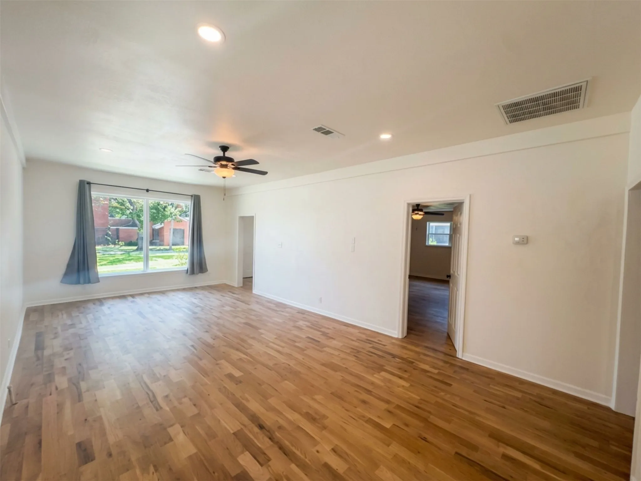 Single Family Residence For Rent in Tarrant County , 2011 N Houston Street, Fort Worth, Texas 76164, 4 Bedrooms, 3 Bathrooms, Garage spaces, 2,188 Sqft, built in 1925, Price $3,000, mls#21322966, Real Estate Agent in Fort Worth, Homes For Rent in Tarrant county, Homes For Rent in Fort Worth, Realtor in Fort Worth Texas, Real Estate Brokerage Independent Realty Texas, Luminita Cordes Realtor