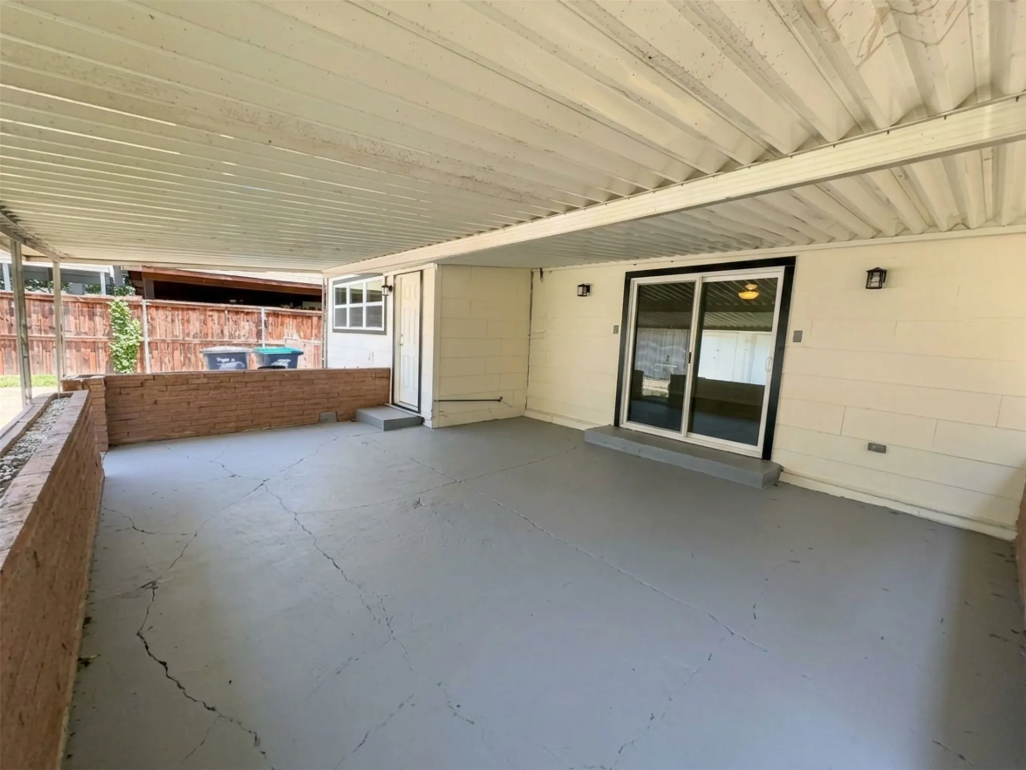 Single Family Residence For Rent in Tarrant County , 2011 N Houston Street, Fort Worth, Texas 76164, 4 Bedrooms, 3 Bathrooms, Garage spaces, 2,188 Sqft, built in 1925, Price $3,000, mls#21322966, Real Estate Agent in Fort Worth, Homes For Rent in Tarrant county, Homes For Rent in Fort Worth, Realtor in Fort Worth Texas, Real Estate Brokerage Independent Realty Texas, Luminita Cordes Realtor