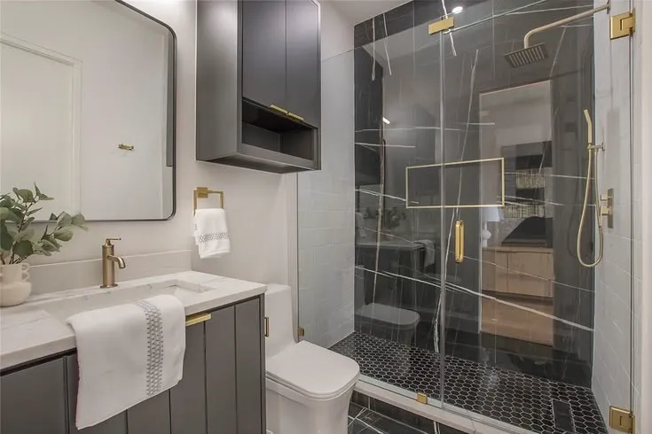 ensuite bath