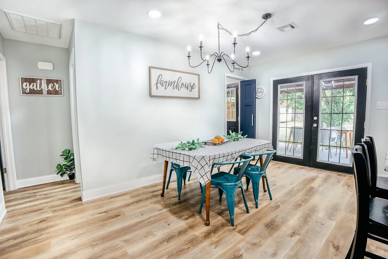 Single Family Residence For Sale in Mc Lennan County , 364 Melrose Drive, Woodway, Texas 76712, 3 Bedrooms, 3 Bathrooms, Garage spaces, 1,972 Sqft, built in 1988, Price $359,000, mls#21323056, Real Estate Agent in Woodway, Homes For Sale in Mc Lennan county, Homes For Sale in Woodway, Realtor in Woodway Texas, Real Estate Brokerage Independent Realty Texas, Luminita Cordes Realtor