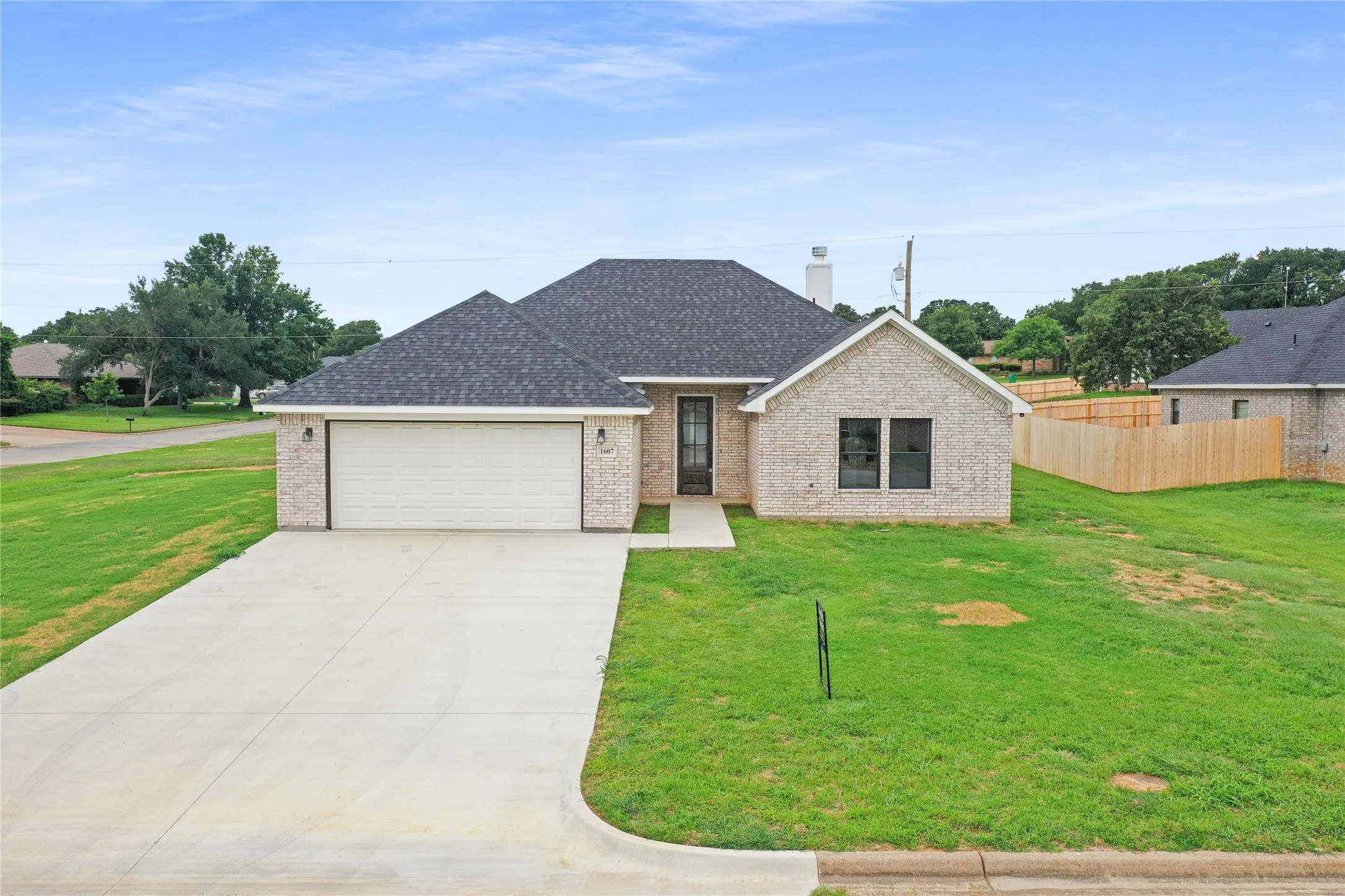 Single Family Residence For Sale in Jack County , 1607 W College, Jacksboro, Texas 76458, 4 Bedroom, 2 Bathroom, 2 Garage spaces, 1,581 Sqft, built in 2025, mls#21309826, Real Estate Agent in Jacksboro, Homes For Sale in Jack county, Homes For Sale in Jacksboro, Realtor in Jacksboro Texas, Real Estate Brokerage Independent Realty Texas, Luminita Cordes Realtor