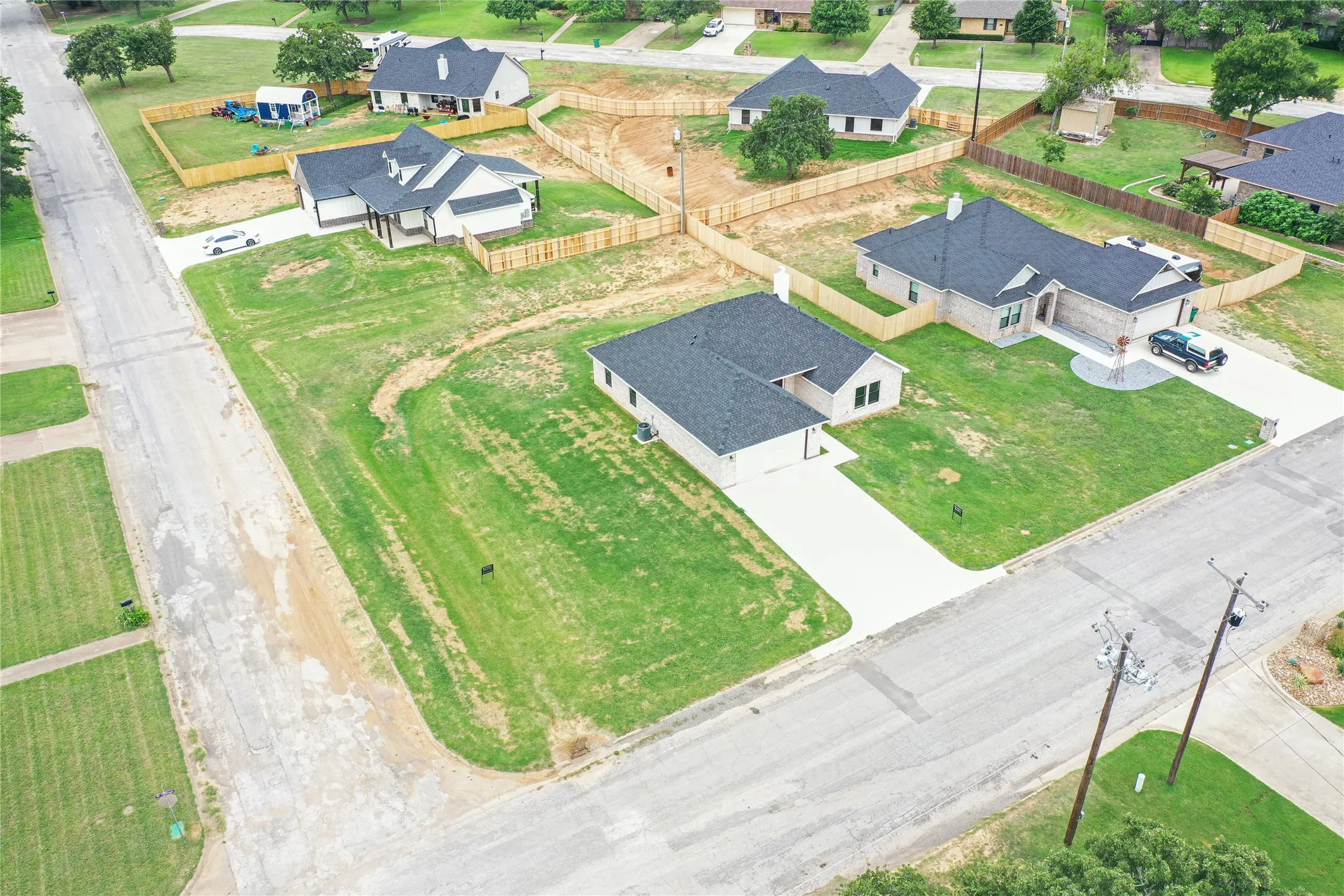 Single Family Residence For Sale in Jack County , 1607 W College, Jacksboro, Texas 76458, 4 Bedroom, 2 Bathroom, 2 Garage spaces, 1,581 Sqft, built in 2025, mls#21309826, Real Estate Agent in Jacksboro, Homes For Sale in Jack county, Homes For Sale in Jacksboro, Realtor in Jacksboro Texas, Real Estate Brokerage Independent Realty Texas, Luminita Cordes Realtor