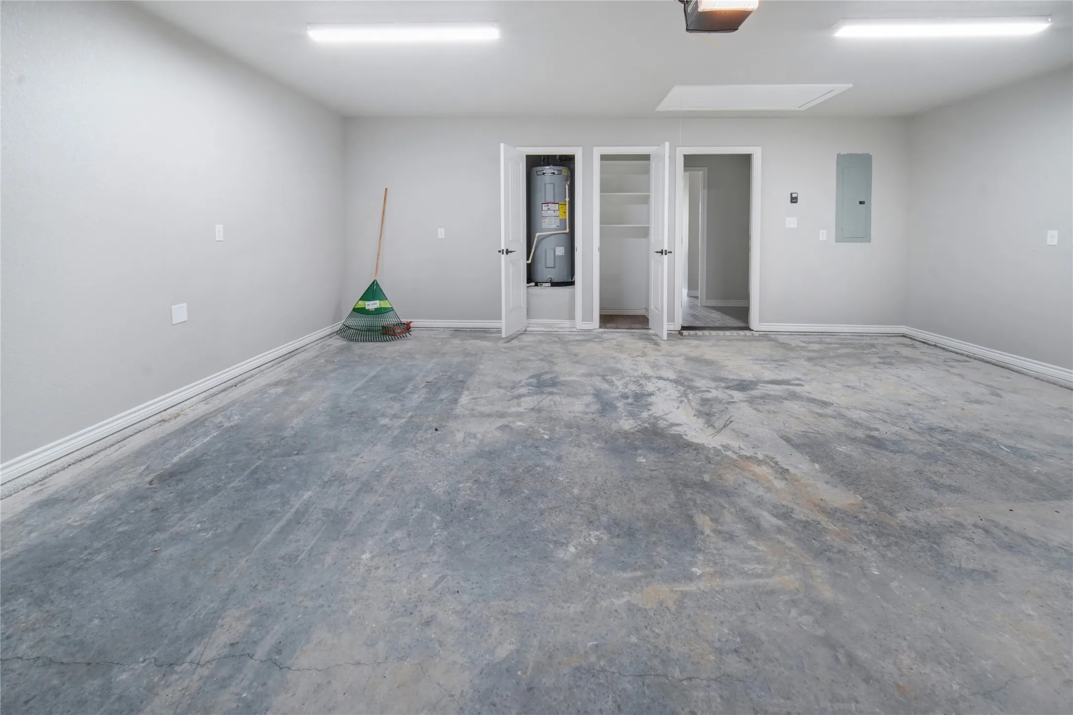 Single Family Residence For Sale in Jack County , 1607 W College, Jacksboro, Texas 76458, 4 Bedroom, 2 Bathroom, 2 Garage spaces, 1,581 Sqft, built in 2025, mls#21309826, Real Estate Agent in Jacksboro, Homes For Sale in Jack county, Homes For Sale in Jacksboro, Realtor in Jacksboro Texas, Real Estate Brokerage Independent Realty Texas, Luminita Cordes Realtor