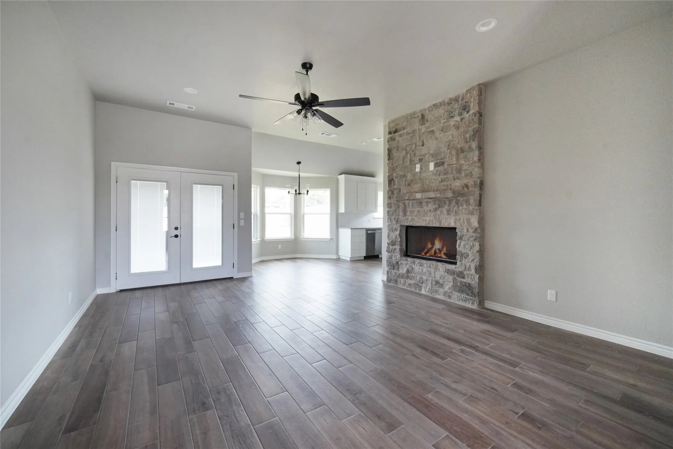 Single Family Residence For Sale in Jack County , 1607 W College, Jacksboro, Texas 76458, 4 Bedroom, 2 Bathroom, 2 Garage spaces, 1,581 Sqft, built in 2025, mls#21309826, Real Estate Agent in Jacksboro, Homes For Sale in Jack county, Homes For Sale in Jacksboro, Realtor in Jacksboro Texas, Real Estate Brokerage Independent Realty Texas, Luminita Cordes Realtor