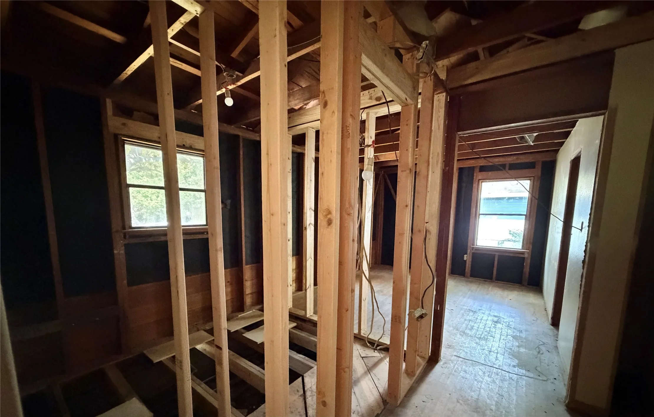 Single Family Residence For Sale in Mc Lennan County , 2501 S 27th Street, Waco, Texas 76706, 4 Bedroom, 2 Bathroom, Garage spaces, 2,544 Sqft, built in 1956, mls#21323048, Real Estate Agent in Waco, Homes For Sale in Mc Lennan county, Homes For Sale in Waco, Realtor in Waco Texas, Real Estate Brokerage Independent Realty Texas, Luminita Cordes Realtor