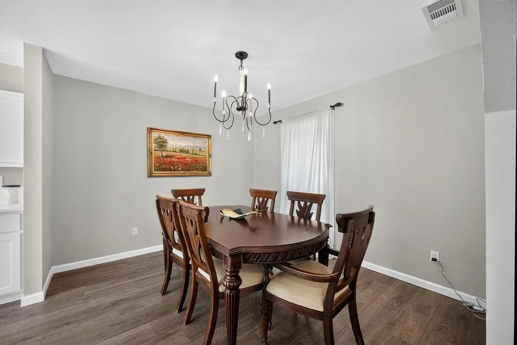 Single Family Residence For Sale in Dallas County , 3309 Graybar Drive, Garland, Texas 75040, 3 Bedroom, 3 Bathroom, 2 Garage spaces, 1,719 Sqft, built in 1978, Price $379,900, mls#21323079, Real Estate Agent in Garland, Homes For Sale in Dallas county, Homes For Sale in Garland, Realtor in Garland Texas, Real Estate Brokerage Independent Realty Texas, Luminita Cordes Realtor