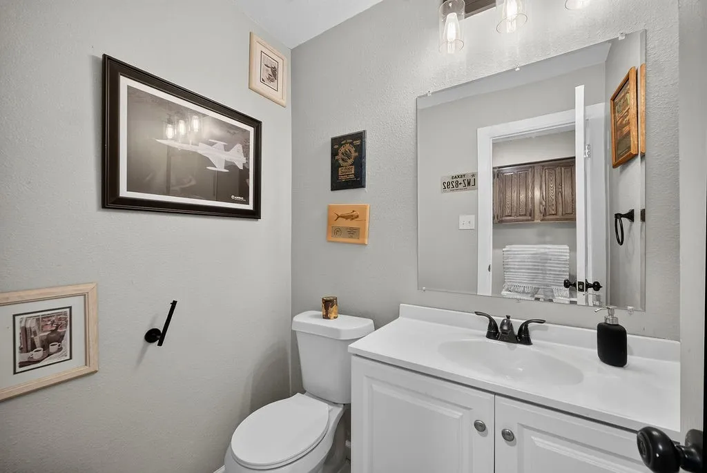 Single Family Residence For Sale in Dallas County , 3309 Graybar Drive, Garland, Texas 75040, 3 Bedroom, 3 Bathroom, 2 Garage spaces, 1,719 Sqft, built in 1978, Price $379,900, mls#21323079, Real Estate Agent in Garland, Homes For Sale in Dallas county, Homes For Sale in Garland, Realtor in Garland Texas, Real Estate Brokerage Independent Realty Texas, Luminita Cordes Realtor