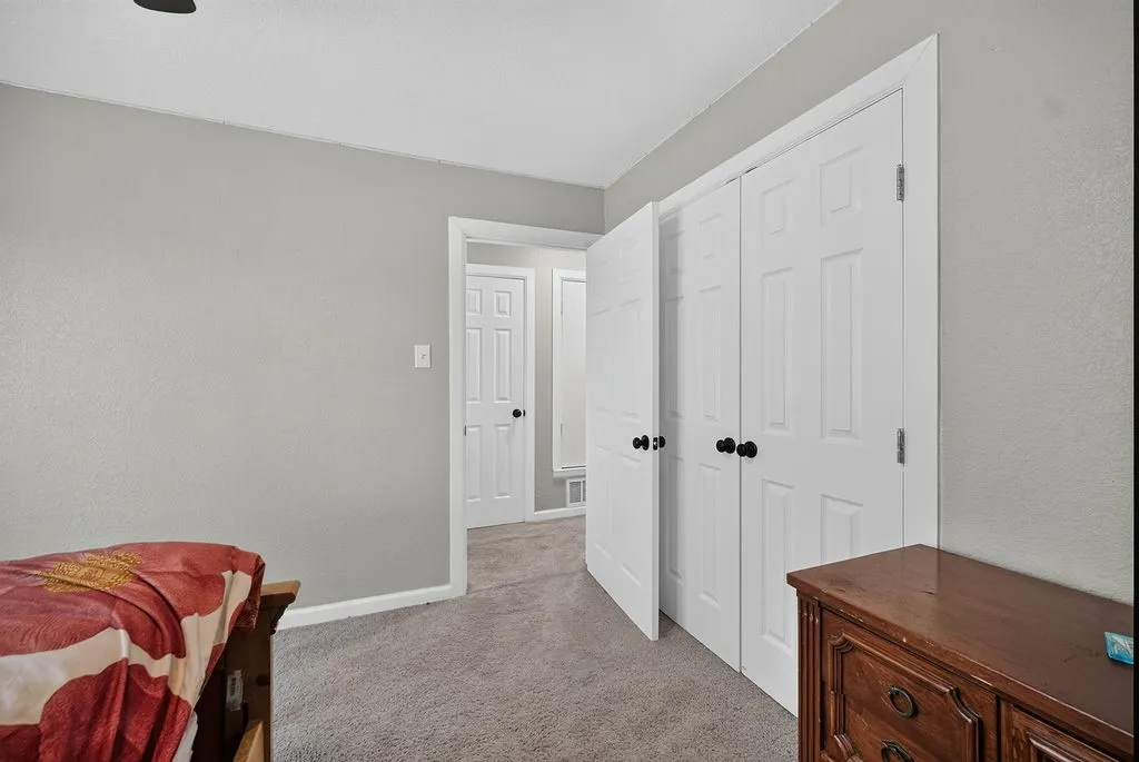 Single Family Residence For Sale in Dallas County , 3309 Graybar Drive, Garland, Texas 75040, 3 Bedroom, 3 Bathroom, 2 Garage spaces, 1,719 Sqft, built in 1978, Price $379,900, mls#21323079, Real Estate Agent in Garland, Homes For Sale in Dallas county, Homes For Sale in Garland, Realtor in Garland Texas, Real Estate Brokerage Independent Realty Texas, Luminita Cordes Realtor