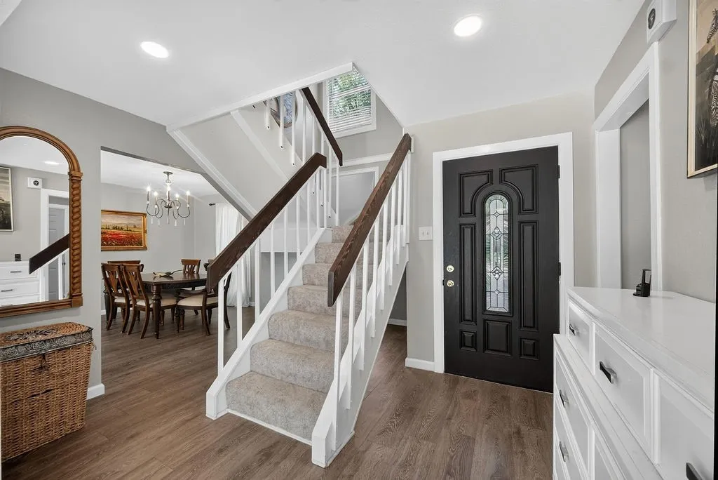 Single Family Residence For Sale in Dallas County , 3309 Graybar Drive, Garland, Texas 75040, 3 Bedroom, 3 Bathroom, 2 Garage spaces, 1,719 Sqft, built in 1978, Price $379,900, mls#21323079, Real Estate Agent in Garland, Homes For Sale in Dallas county, Homes For Sale in Garland, Realtor in Garland Texas, Real Estate Brokerage Independent Realty Texas, Luminita Cordes Realtor