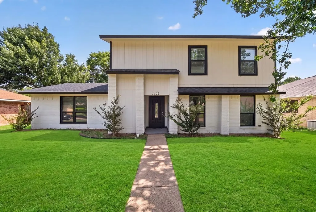 Single Family Residence For Sale in Dallas County , 3309 Graybar Drive, Garland, Texas 75040, 3 Bedroom, 3 Bathroom, 2 Garage spaces, 1,719 Sqft, built in 1978, Price $379,900, mls#21323079, Real Estate Agent in Garland, Homes For Sale in Dallas county, Homes For Sale in Garland, Realtor in Garland Texas, Real Estate Brokerage Independent Realty Texas, Luminita Cordes Realtor