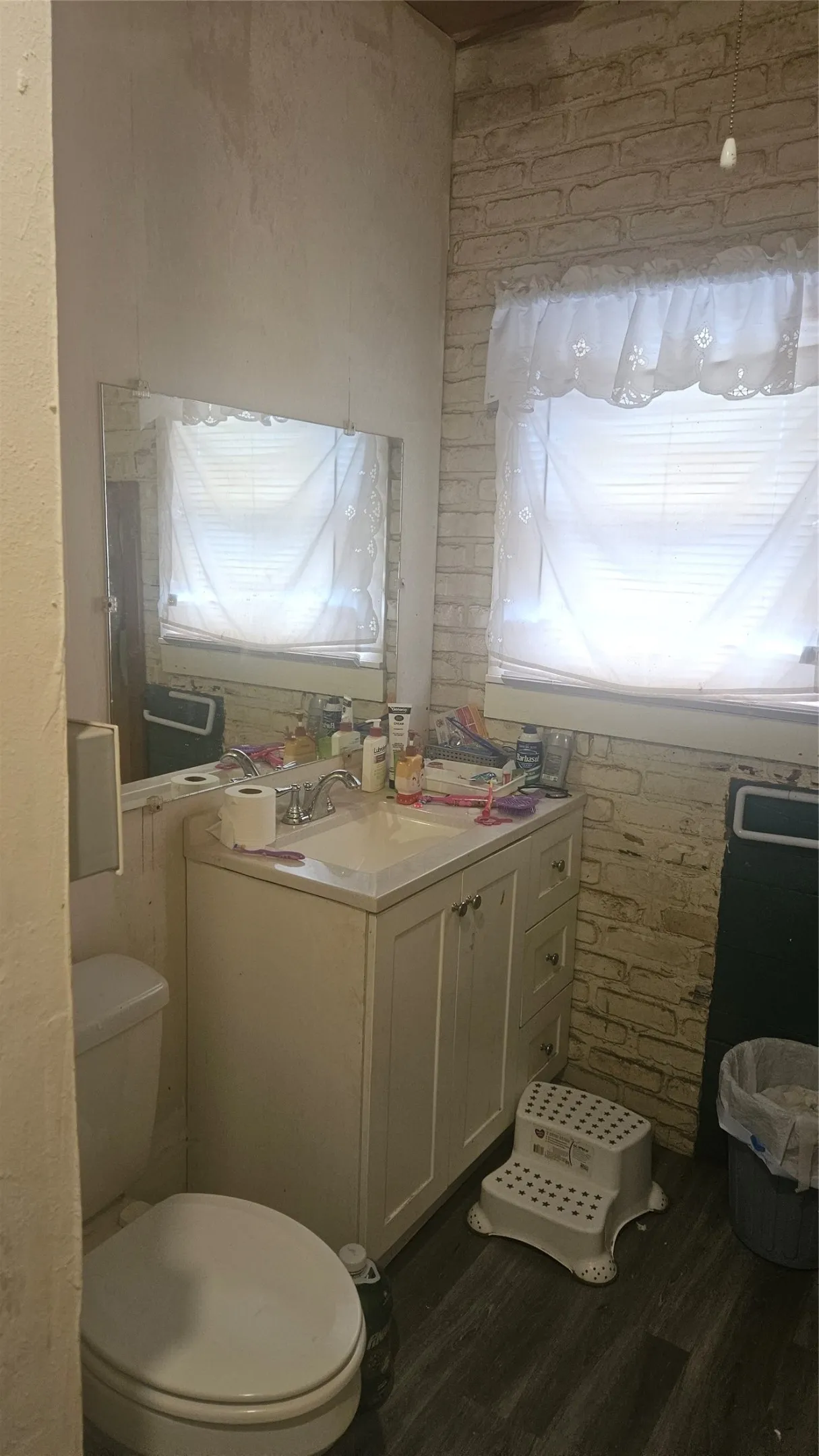 Farm For Sale in Mills County , 151 S FM 573, Mullin, Texas 76864, 2 Bedroom, 1 Bathroom, Garage spaces, 1,500 Sqft, built in 1920, mls#21319343, Real Estate Agent in Mullin, Homes For Sale in Mills county, Homes For Sale in Mullin, Realtor in Mullin Texas, Real Estate Brokerage Independent Realty Texas, Luminita Cordes Realtor